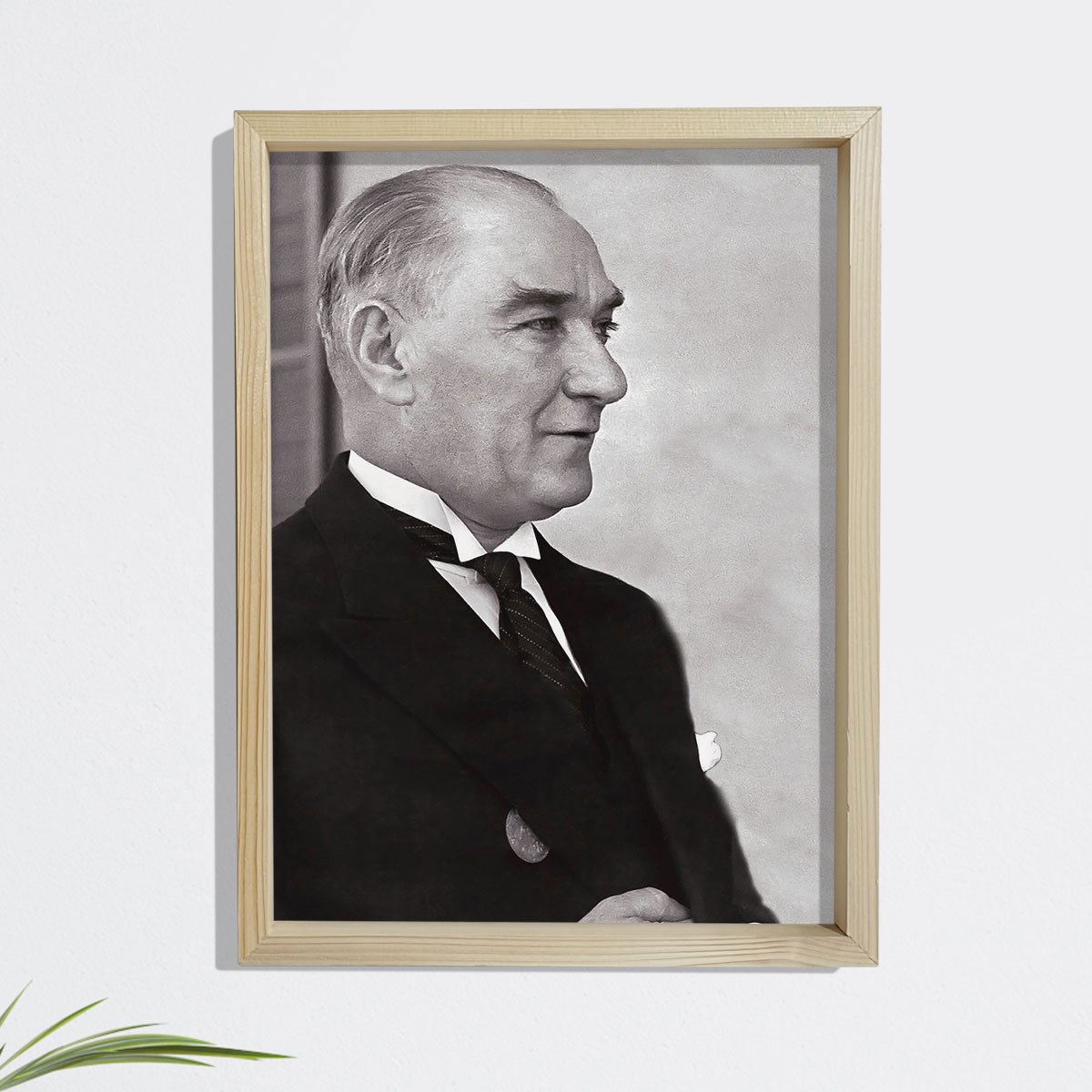 Dekor Loft Çam Ağacı Çerçeveli Atatürk Tablo 33x44 cm