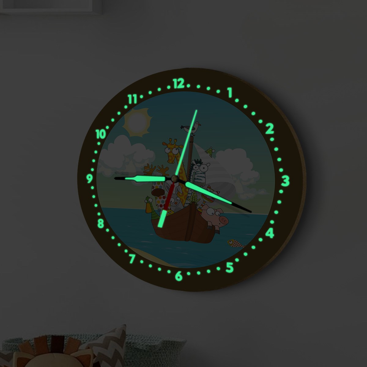 Dekor Loft Fosforlu Gece Parlayan Çocuk Odası Duvar Saati Neşeli Denizciler
