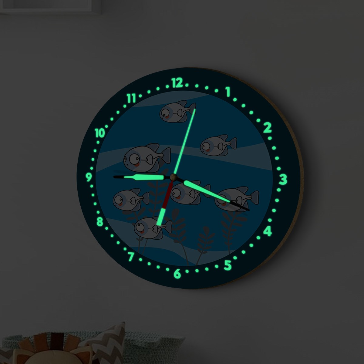 Dekor Loft Fosforlu Gece Parlayan Çocuk Odası Duvar Saati Beyaz Balıklar
