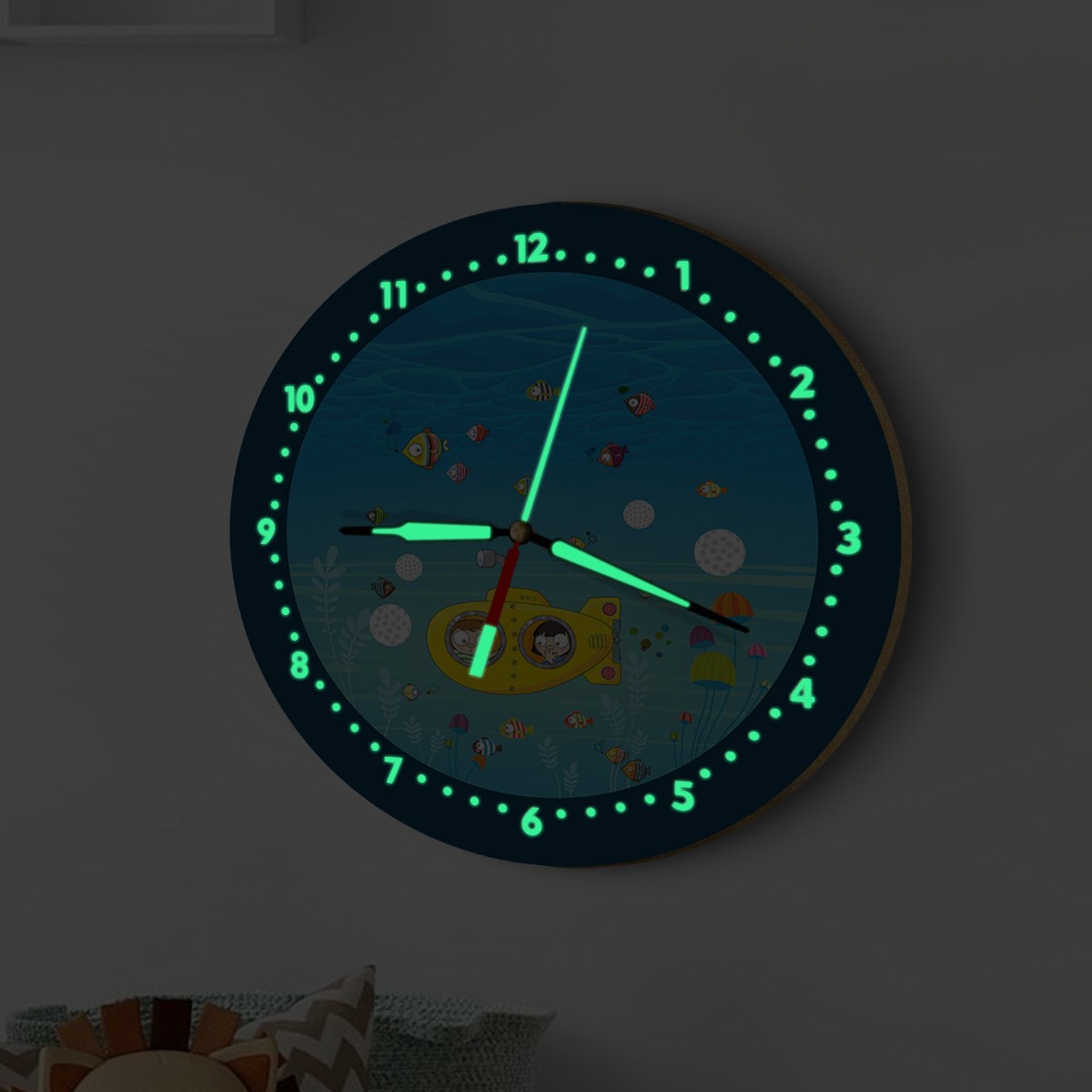 Dekor Loft Fosforlu Gece Parlayan Çocuk Odası Duvar Saati Denizaltı
