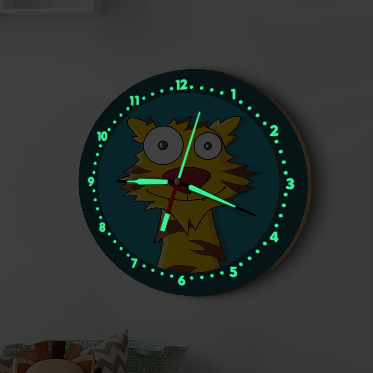 Dekor Loft Fosforlu Gece Parlayan Çocuk Odası Duvar Saati Şirin Kaplan