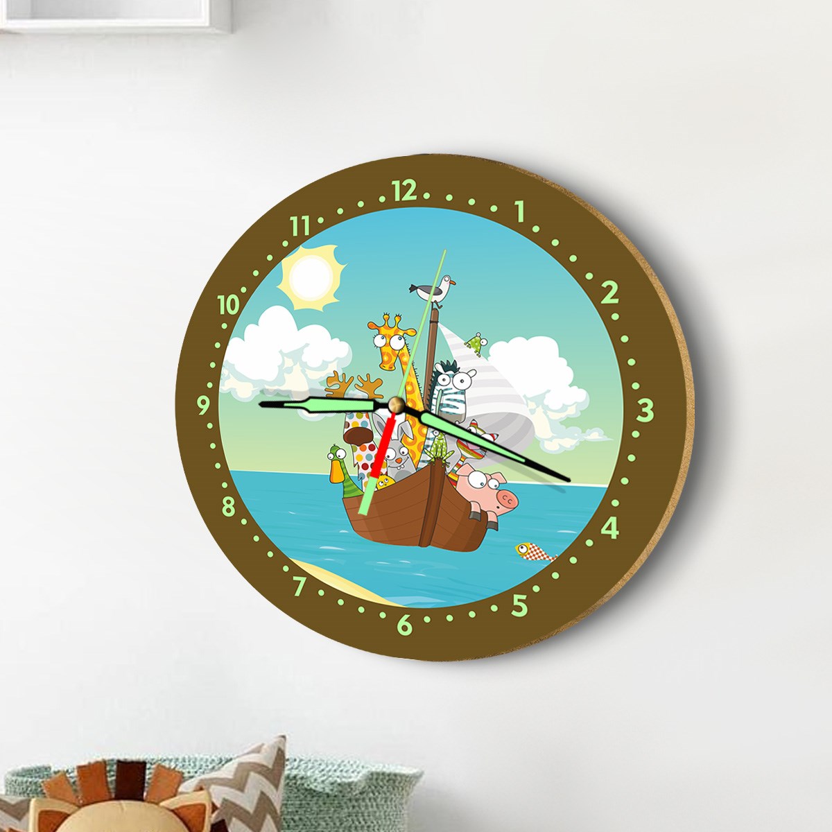 Dekor Loft Fosforlu Gece Parlayan Çocuk Odası Duvar Saati Neşeli Denizciler