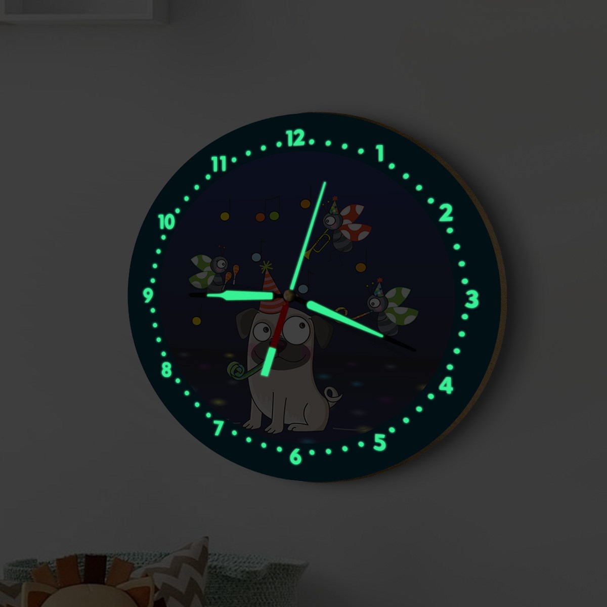 Dekor Loft Fosforlu Gece Parlayan Çocuk Odası Duvar Saati Neşeli Köpek