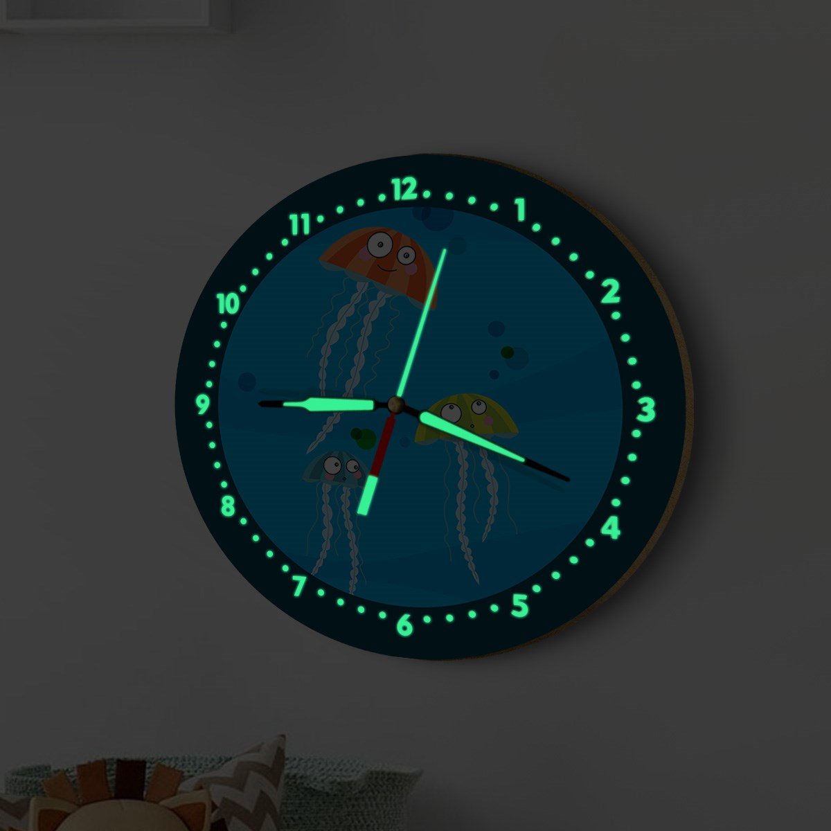 Dekor Loft Fosforlu Gece Parlayan Çocuk Odası Duvar Saati Deniz Anası