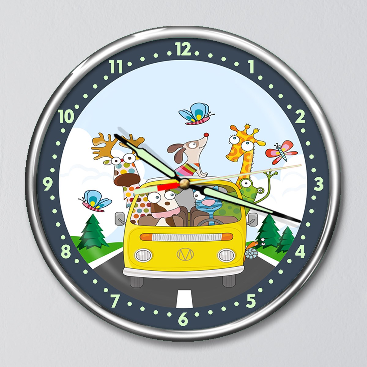 Dekor Loft Kırılmaz Cam Fosforlu Gece Parlayan Premium Çocuk Odası Duvar Saati Komik Yolculuk