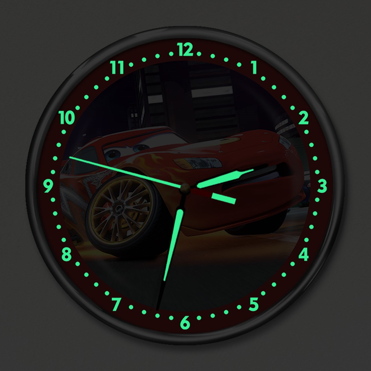 Dekor Loft Premium Gece Parlayan Şimşek McQueen  Çocuk Odası Duvar Saati