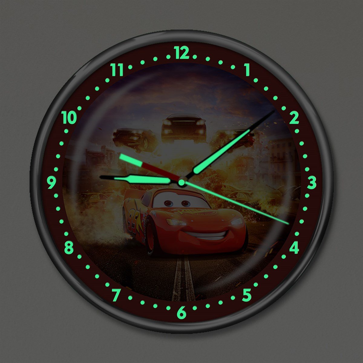 Dekor Loft Premium Gece Parlayan Şimşek McQueen Çocuk Odası Duvar Saati PFS-1702
