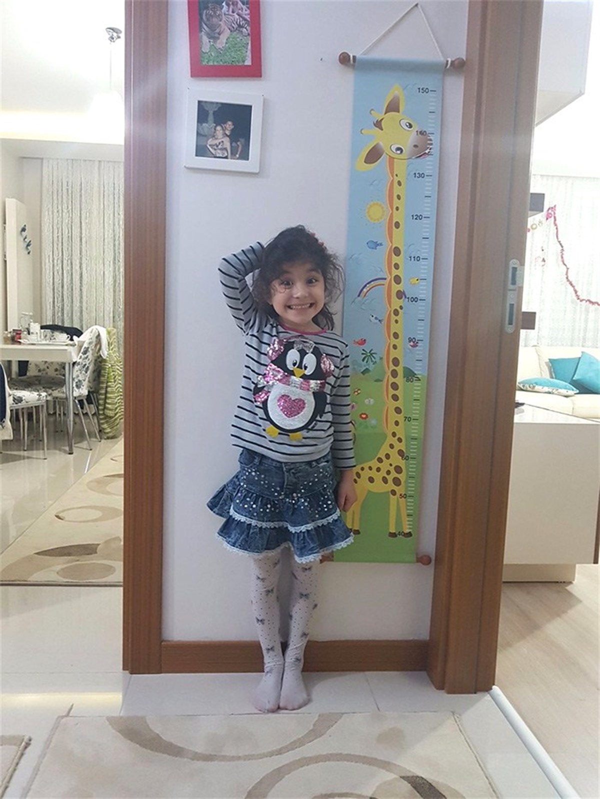 DekorLoft Asılabilir Yavru Zürafa Boy Ölçer DBC48
