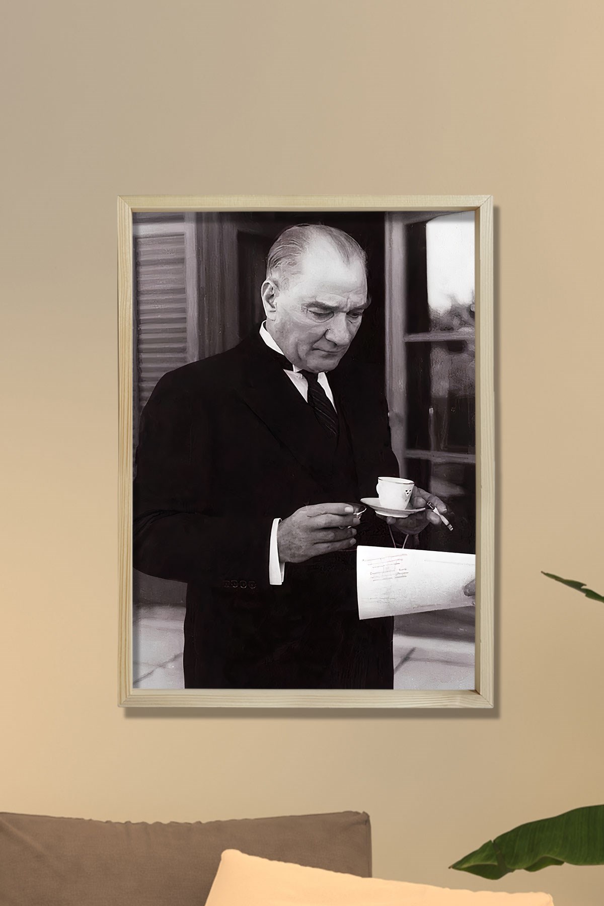 Doğal Çam Ağacı Çerçeveli Atatürk Tablo