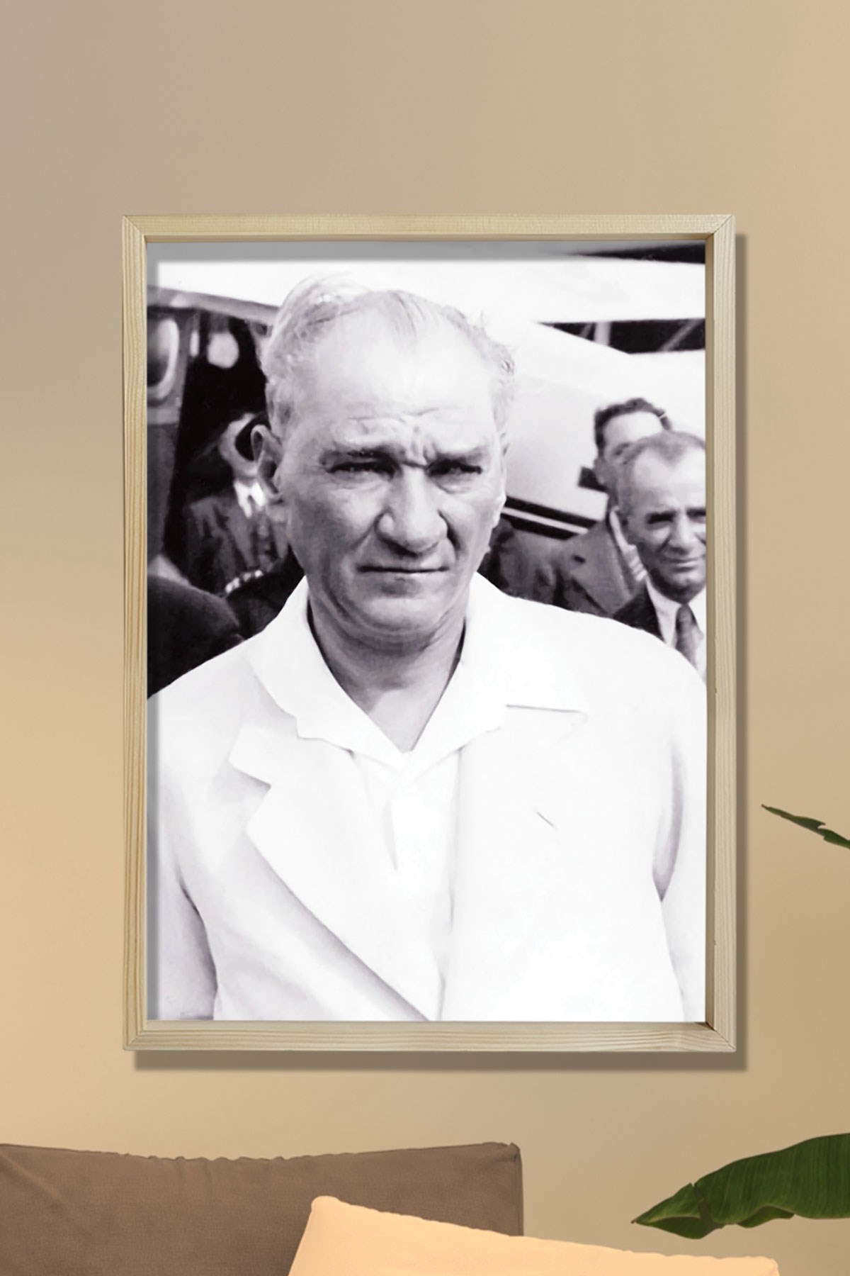 Doğal Çam Ağacı Çerçeveli Atatürk Tablo