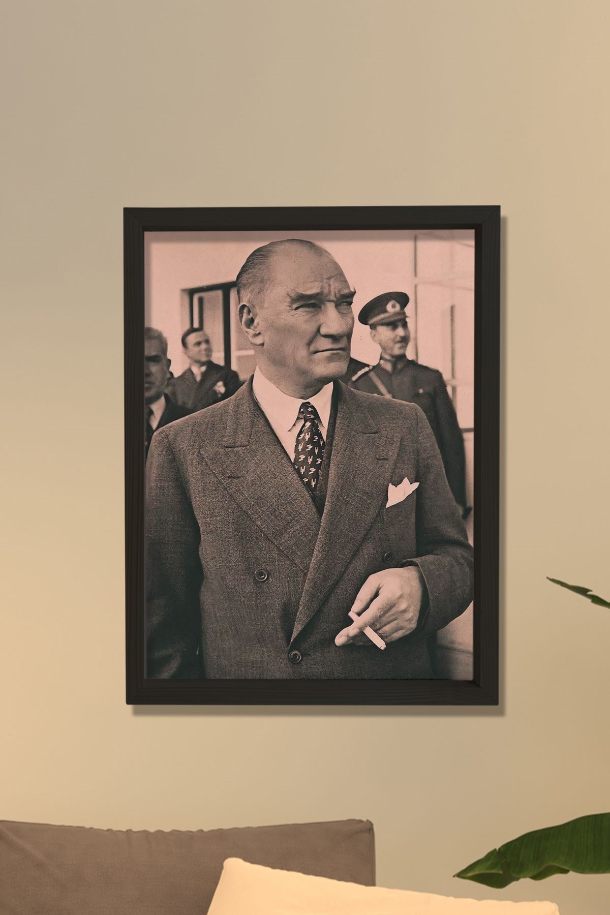 Doğal Çam Ağacı Çerçeveli Atatürk Tablo