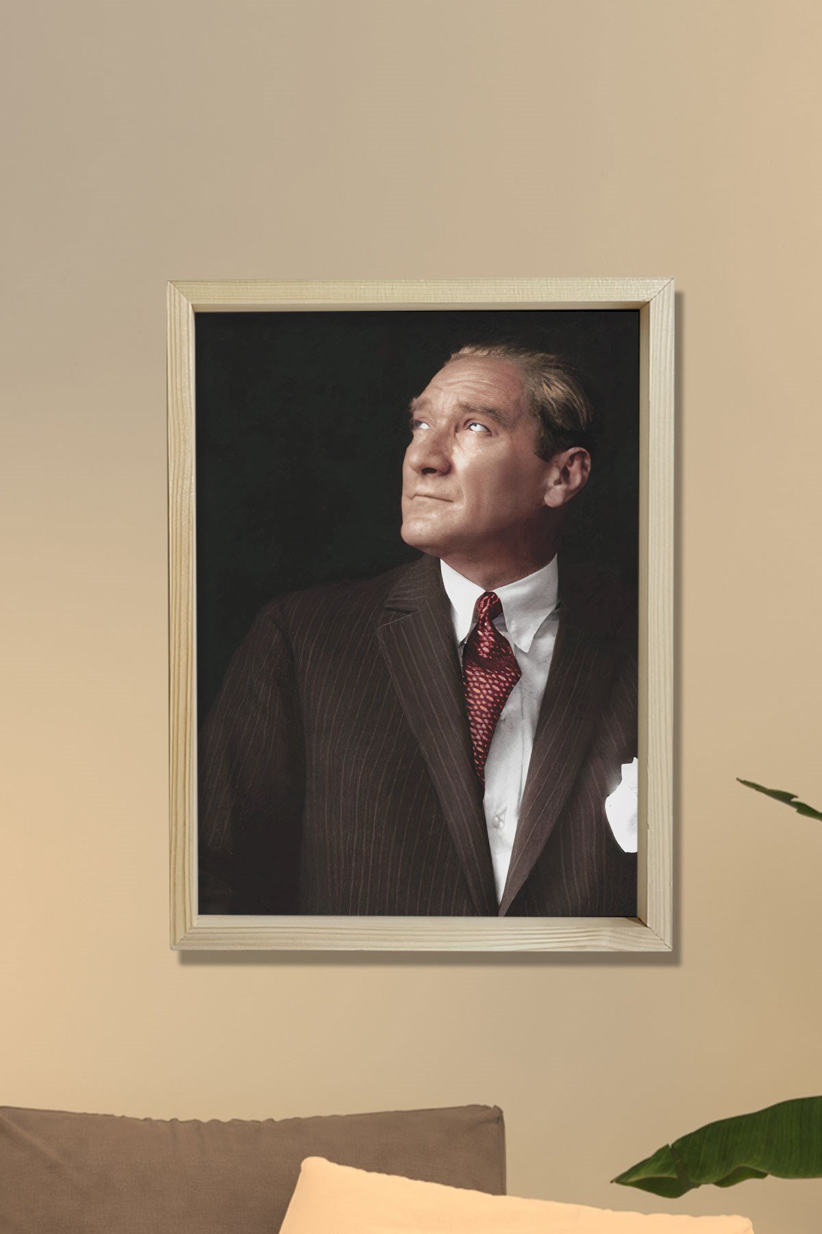 Doğal Çam Ağacı Çerçeveli Atatürk Tablo