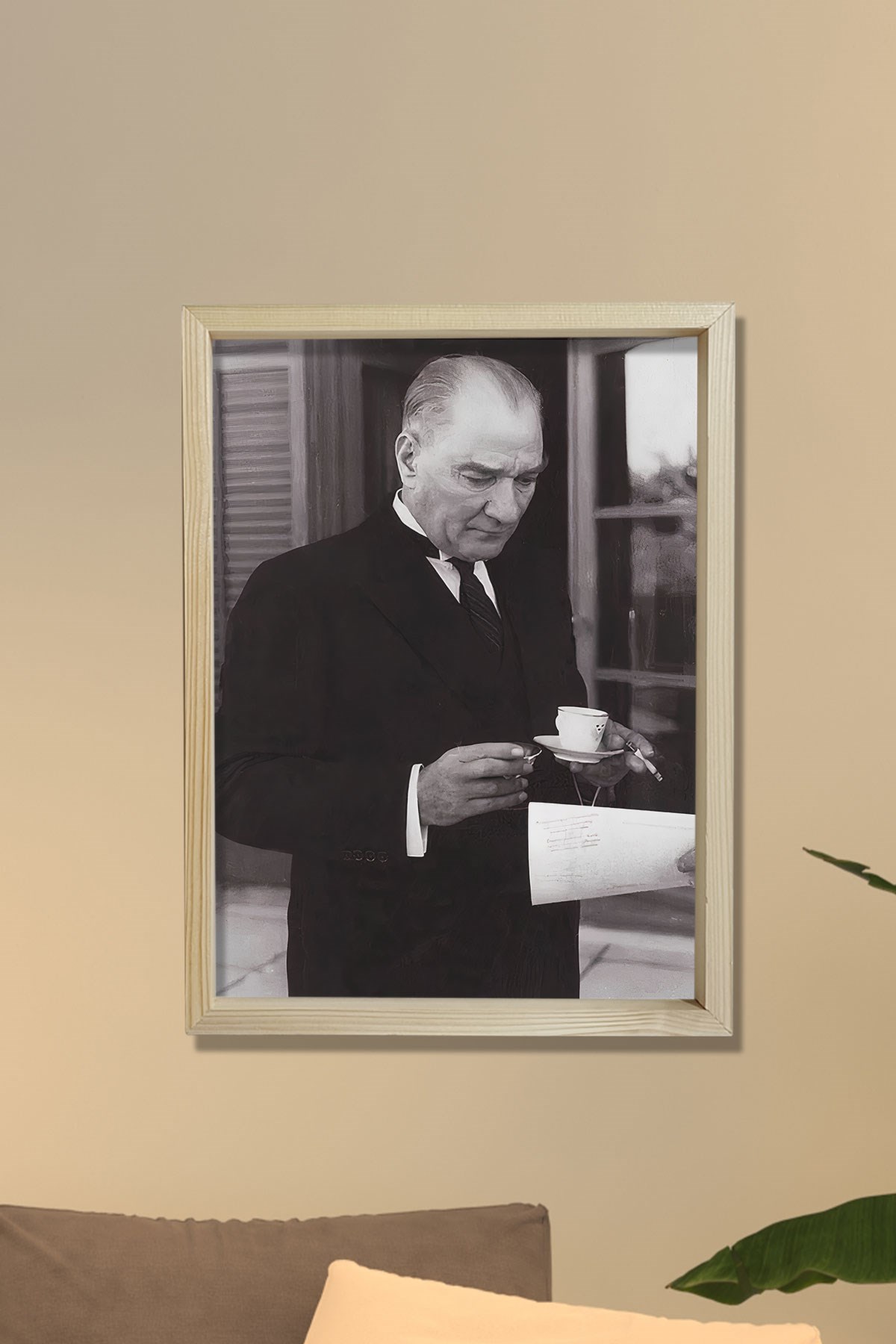 Doğal Çam Ağacı Çerçeveli Atatürk Tablo