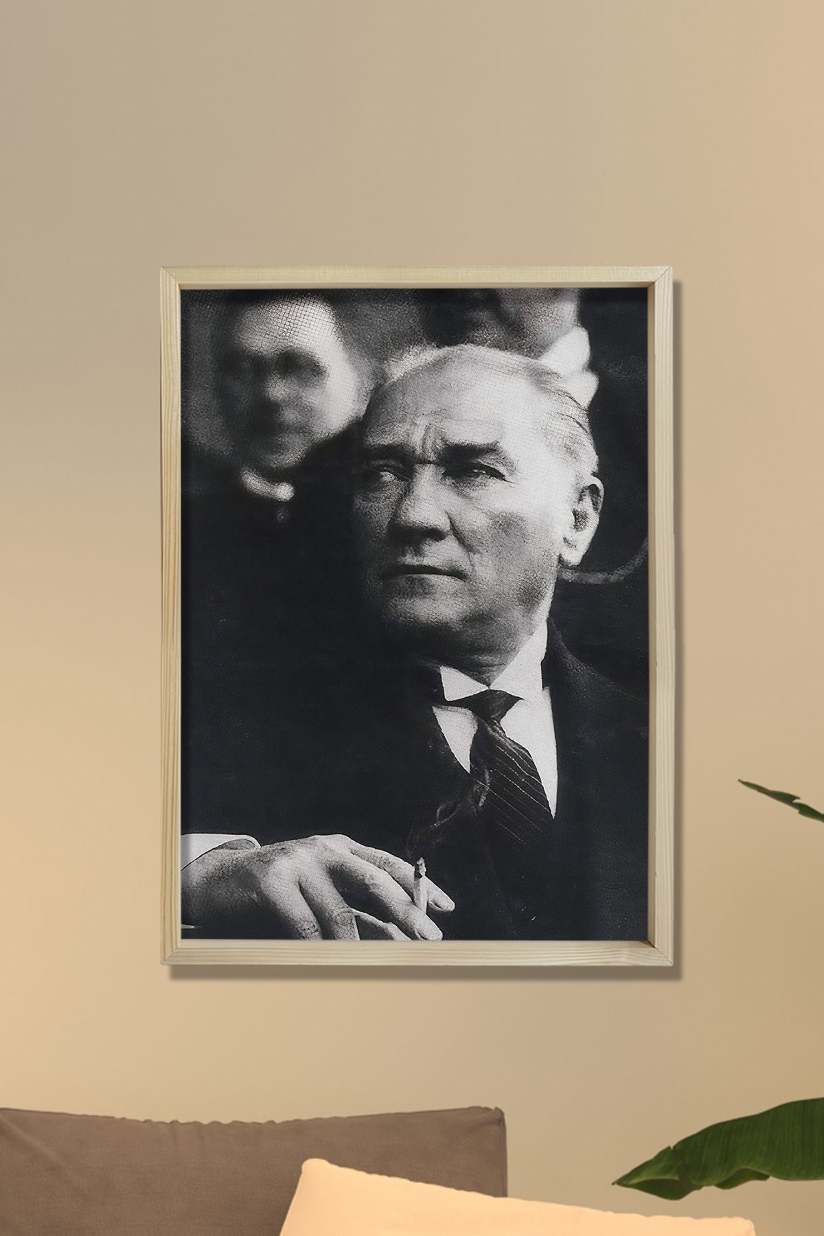 Doğal Çam Ağacı Çerçeveli Atatürk Tablo