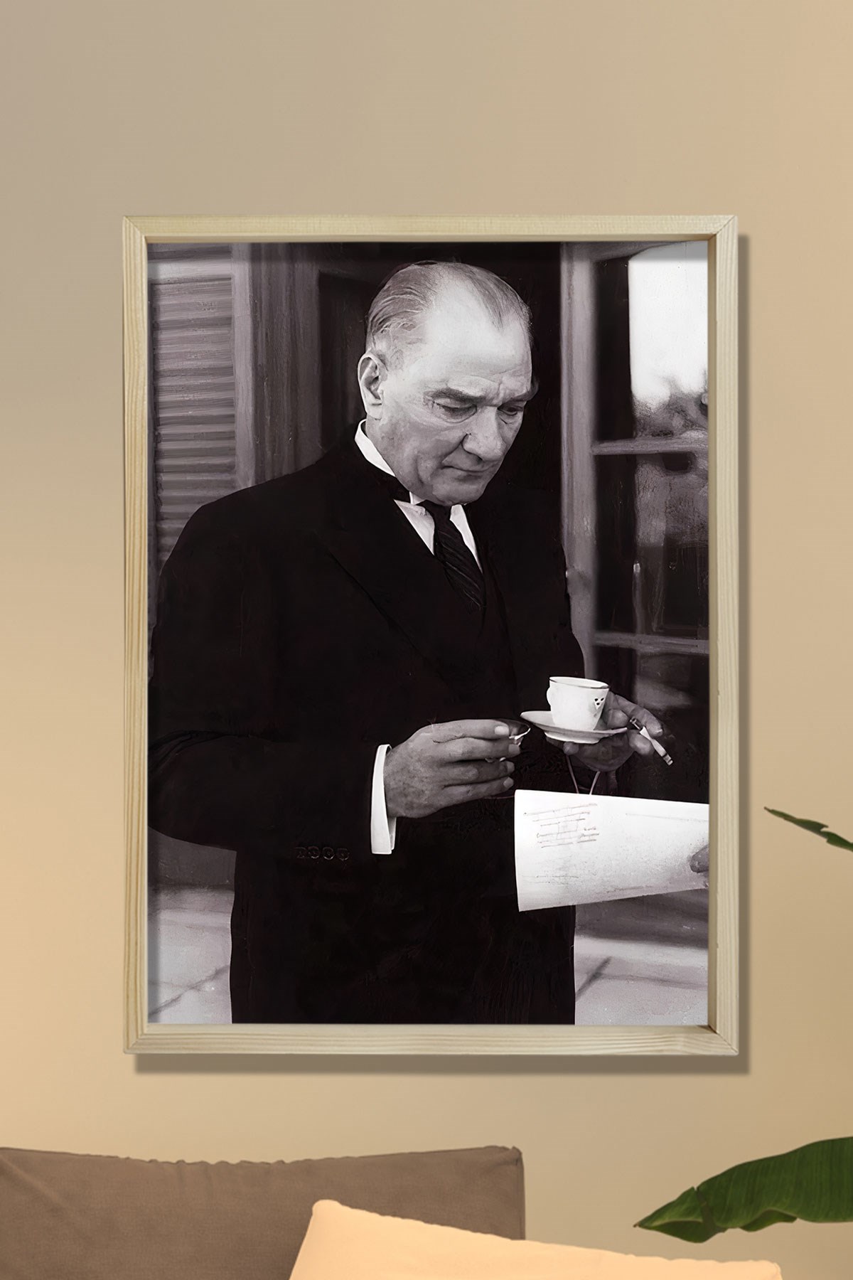 Doğal Çam Ağacı Çerçeveli Atatürk Tablo
