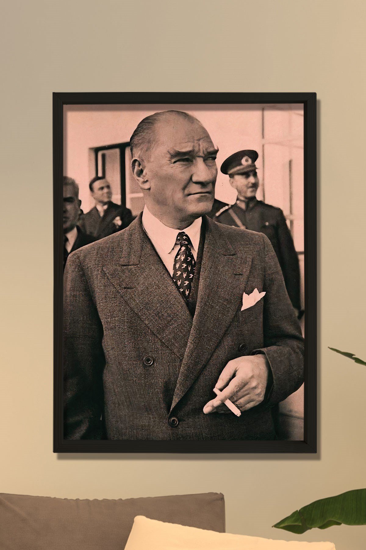 Doğal Çam Ağacı Çerçeveli Atatürk Tablo