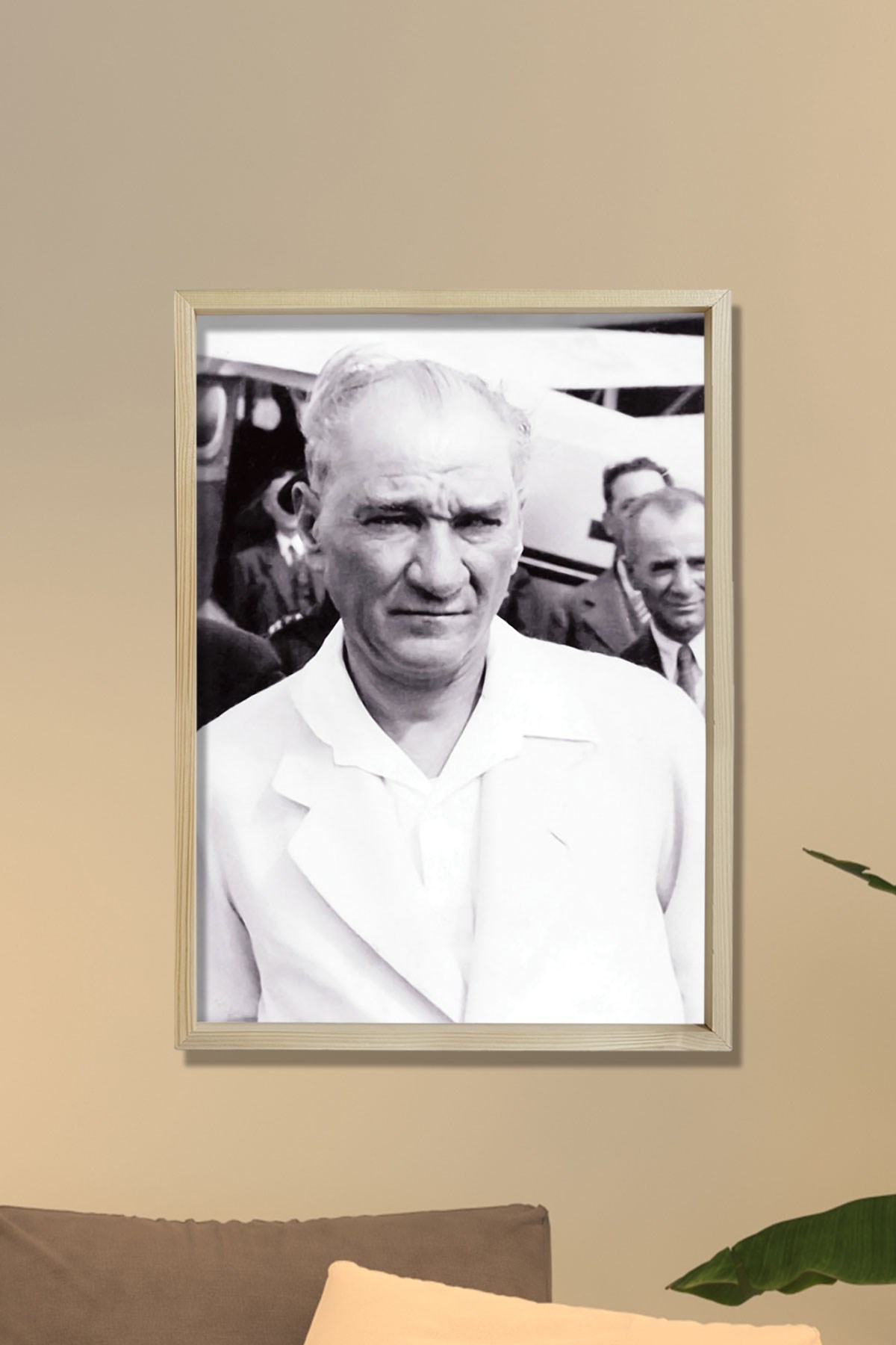 Doğal Çam Ağacı Çerçeveli Atatürk Tablo