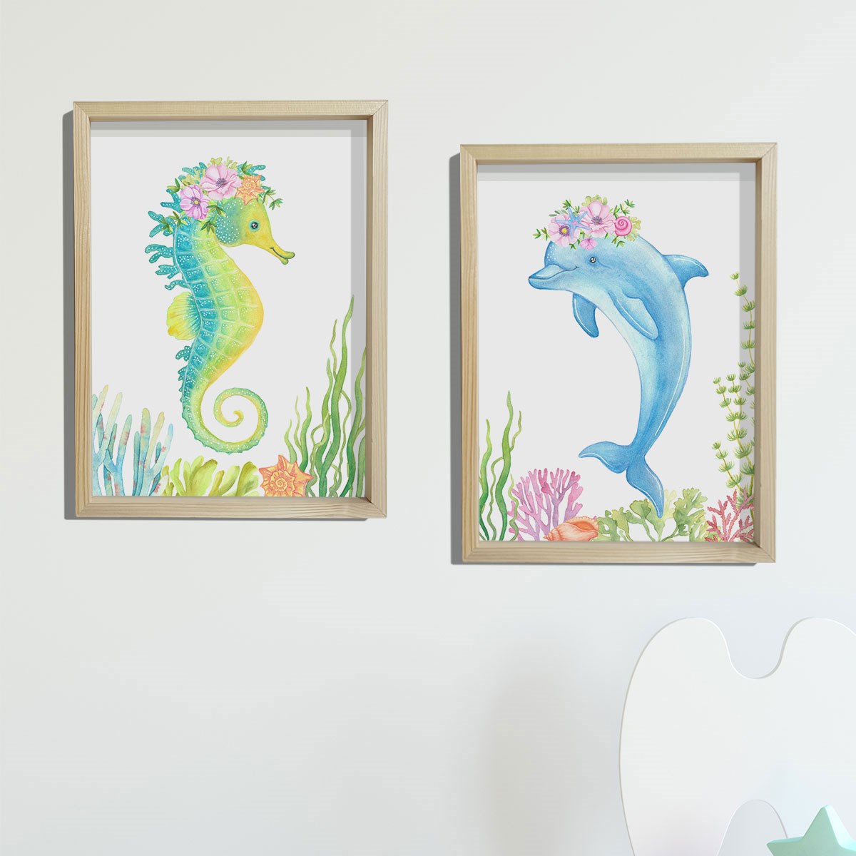 Doğal Çam Çerçeveli Bebek ve Çocuk Odası Duvar Tablosu Çiçekli Denizatı ve Yunus Balığı