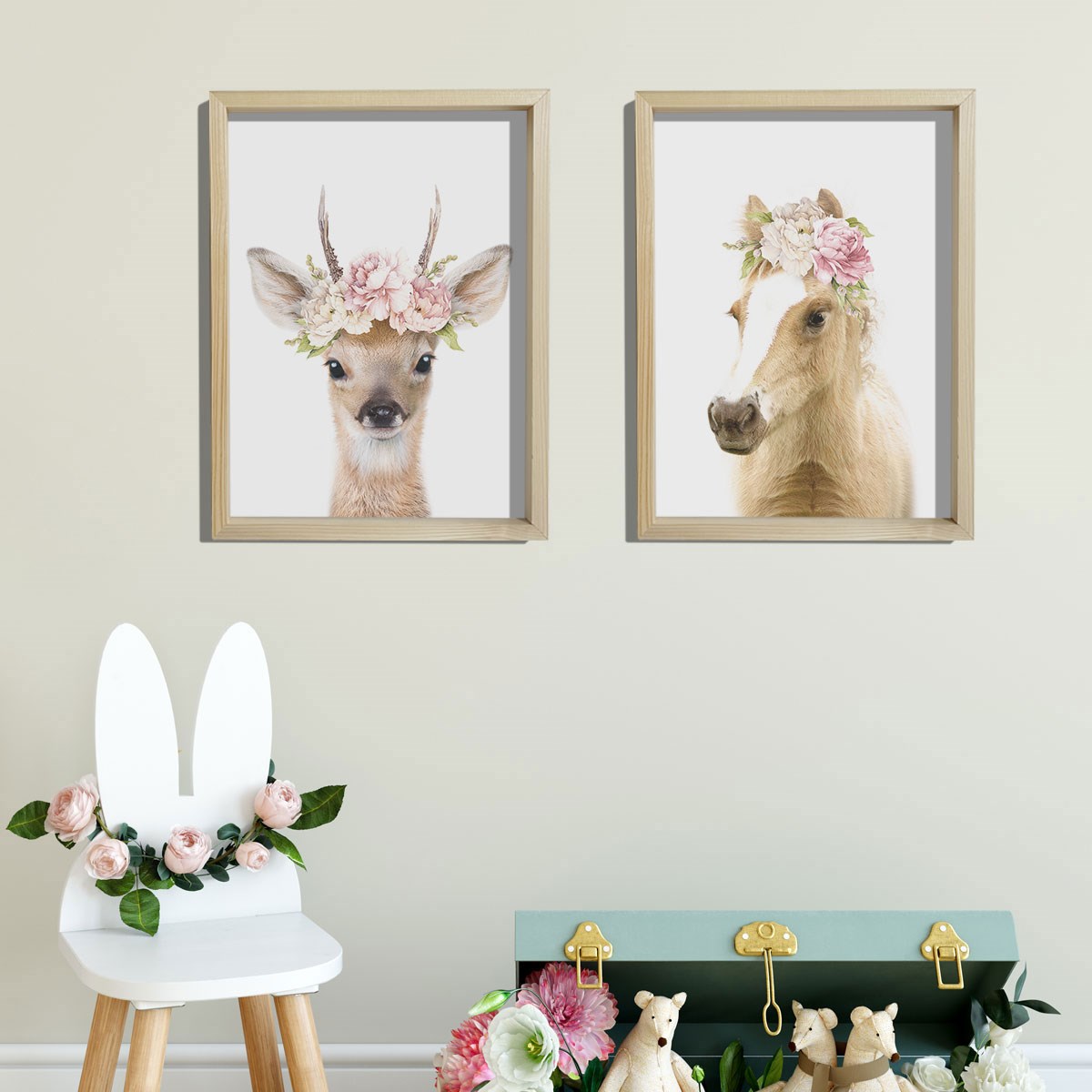 Doğal Çam Çerçeveli Bebek ve Çocuk Odası Duvar Tablosu Çiçekli Ceylan ve At