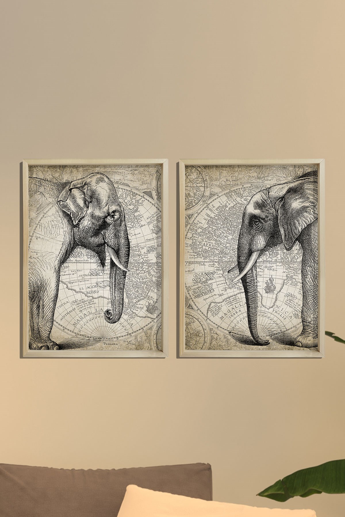 Doğal Çam Çerçeveli Duvar Tablosu Afrika Filleri ve Antik Harita