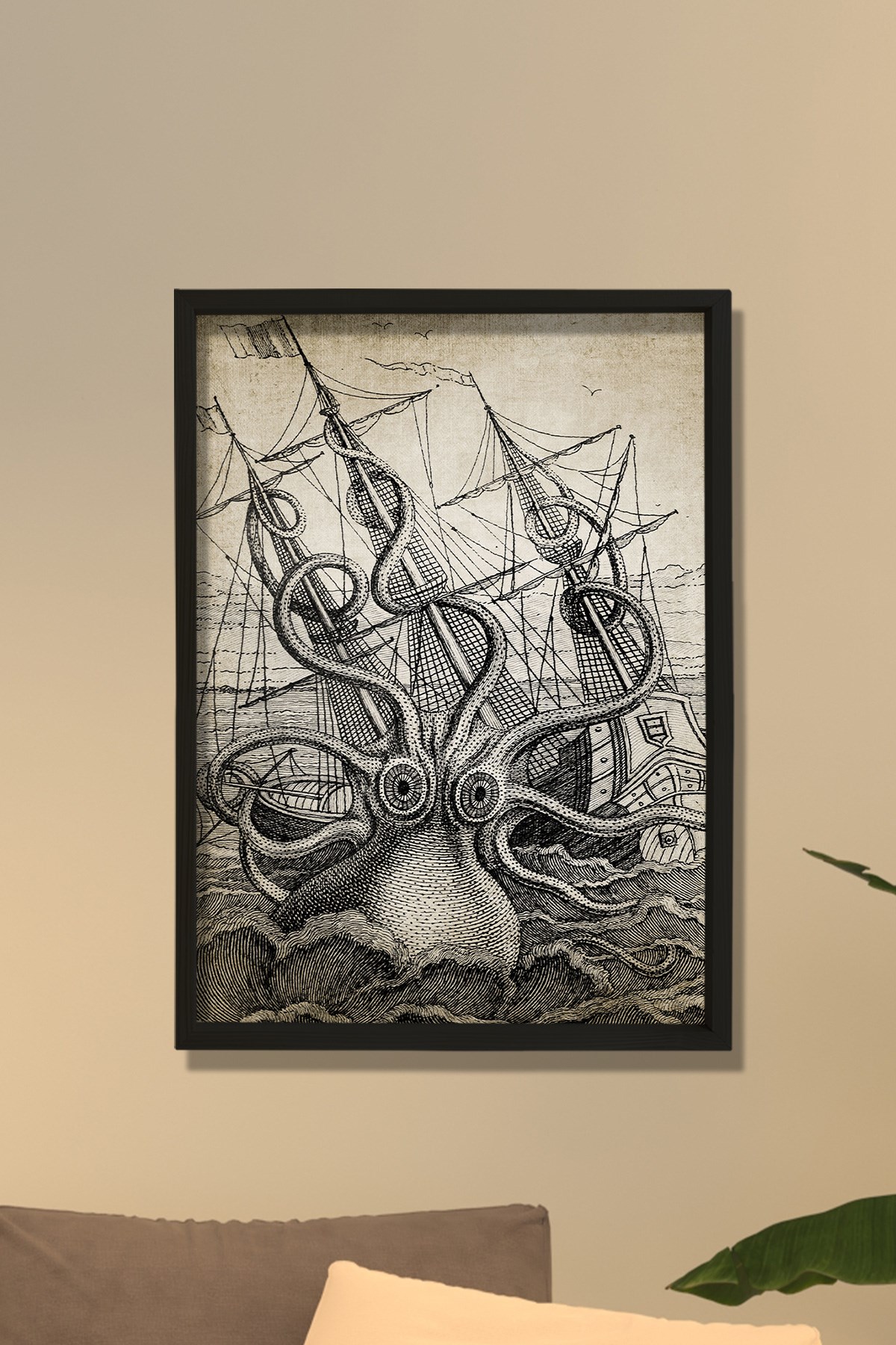 Doğal Çam Çerçeveli Duvar Tablosu Antik Kraken ve Gemi