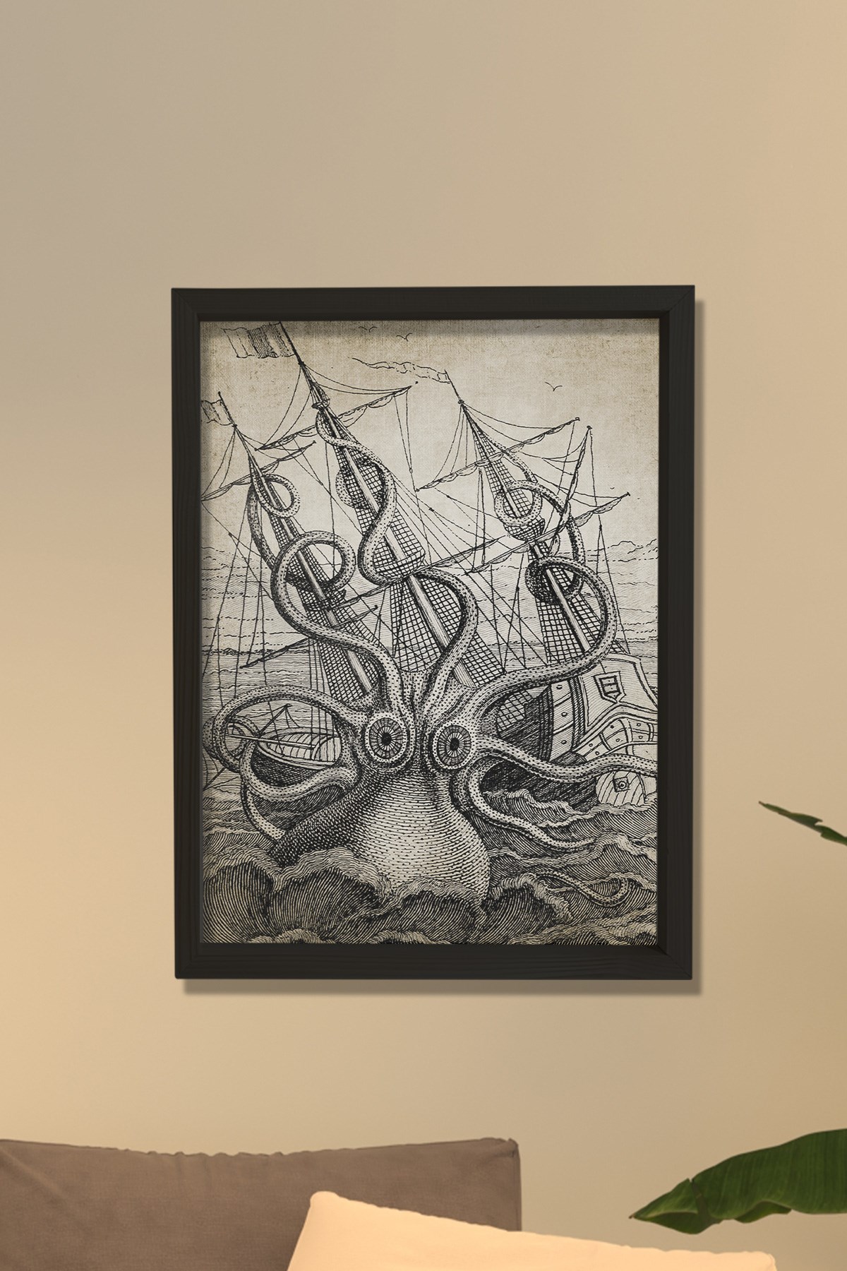 Doğal Çam Çerçeveli Duvar Tablosu Antik Kraken ve Gemi