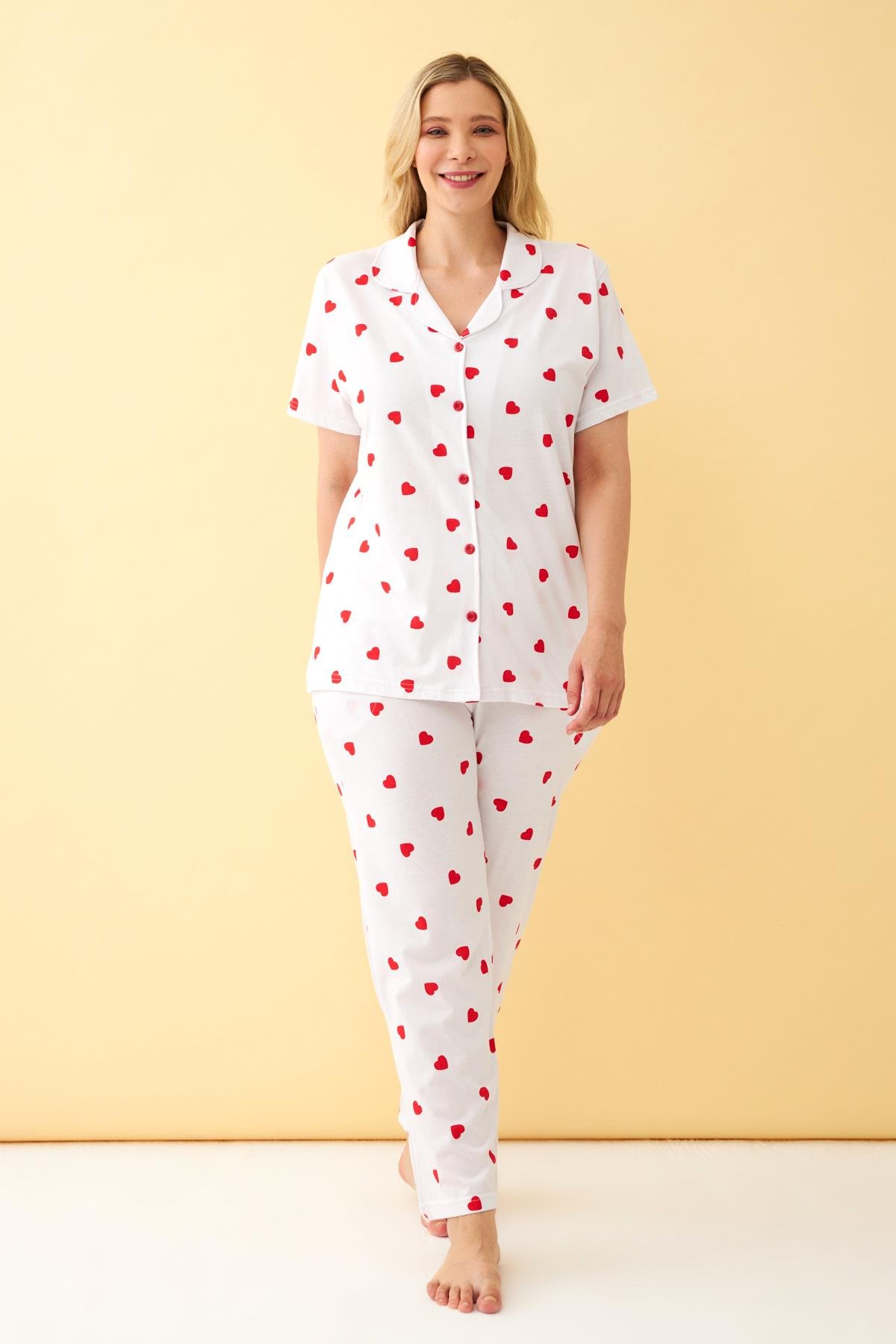 Akbeniz Kadın Beyaz Kırmızı Kalp Desenli Önden Düğmeli Büyük Beden Pijama Takımı