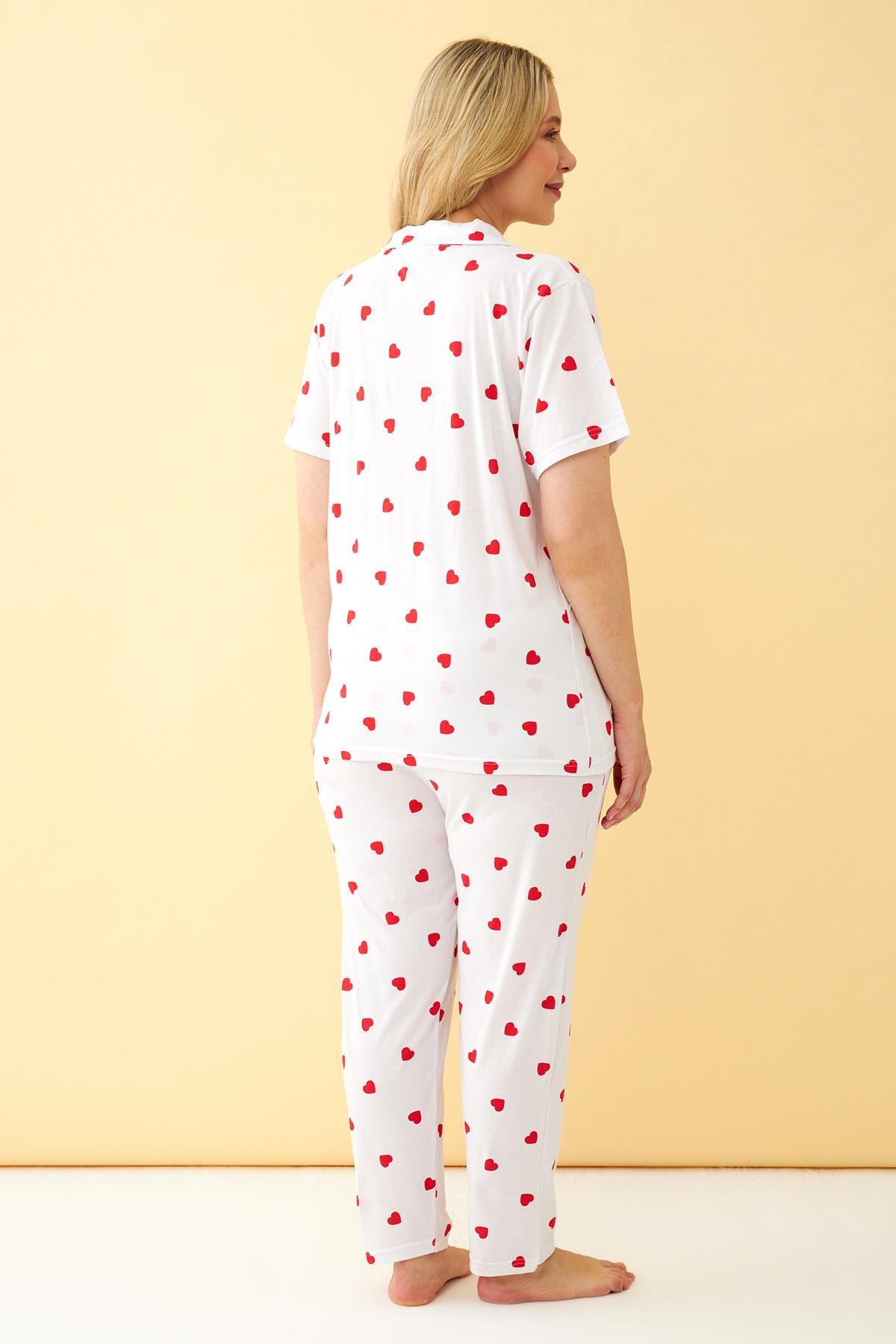 Akbeniz Kadın Beyaz Kırmızı Kalp Desenli Önden Düğmeli Büyük Beden Pijama Takımı