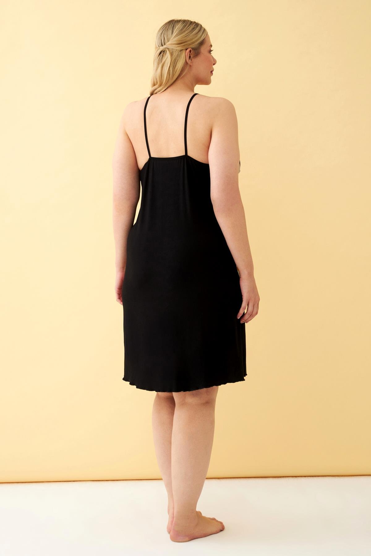 Akbeniz Kadın Büyük Beden Siyah Çiçek Desenli Askılı Gecelik