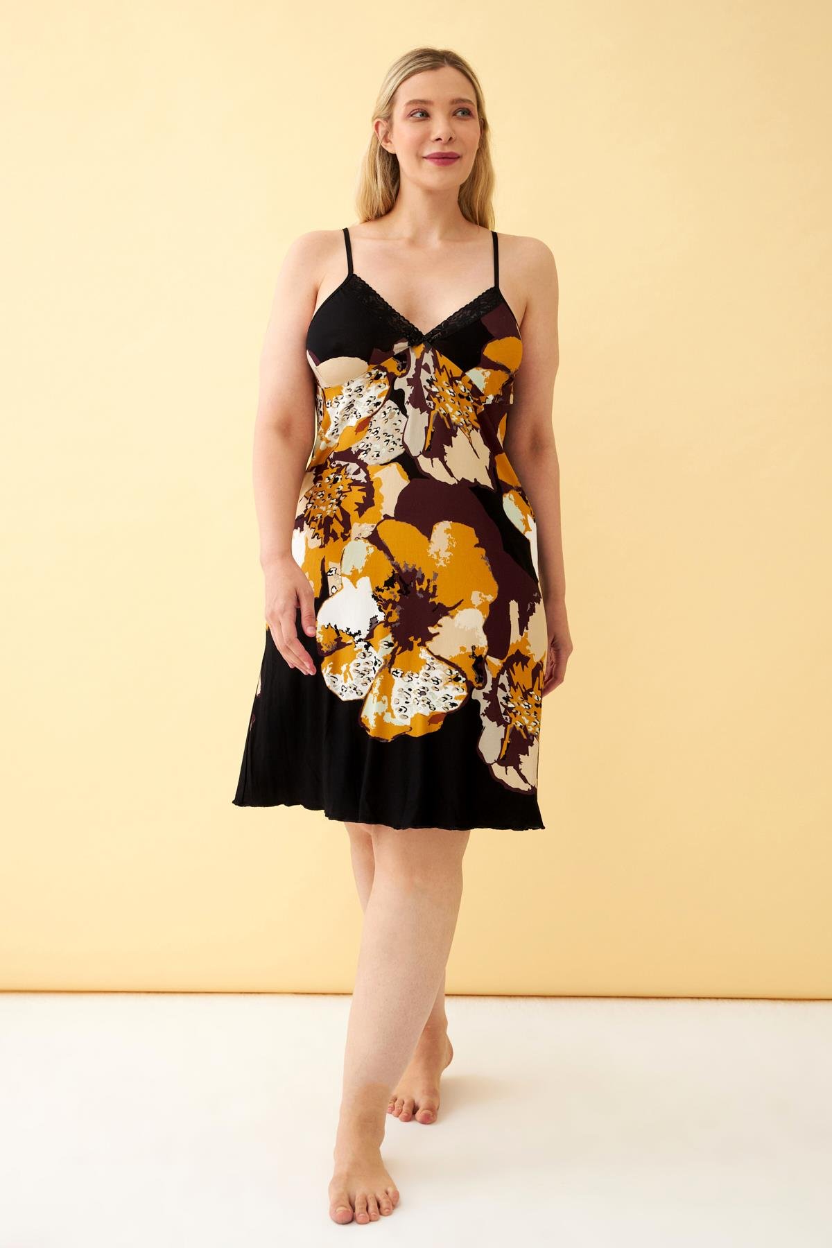 Akbeniz Kadın Büyük Beden Siyah Çiçek Desenli Askılı Gecelik