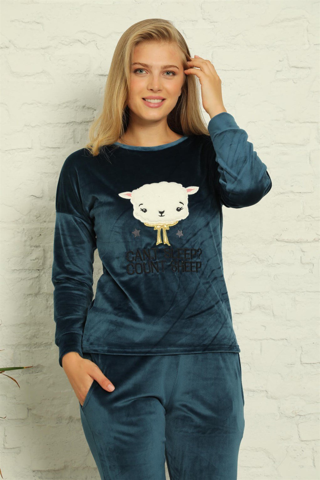 Akbeniz Kadın Kadife Uzun Kol Pijama Takım 9007