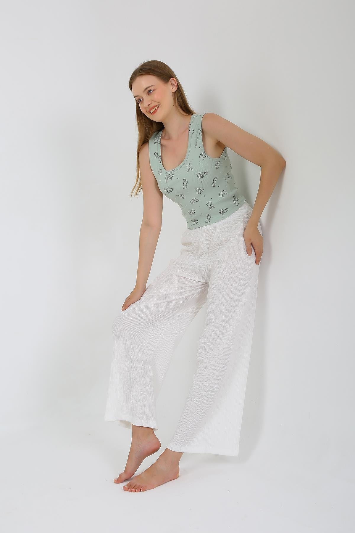 Akbeniz Kadın Kalın Askılı Body Bol Paça Pantolon 2`li Takım Beyaz 4219