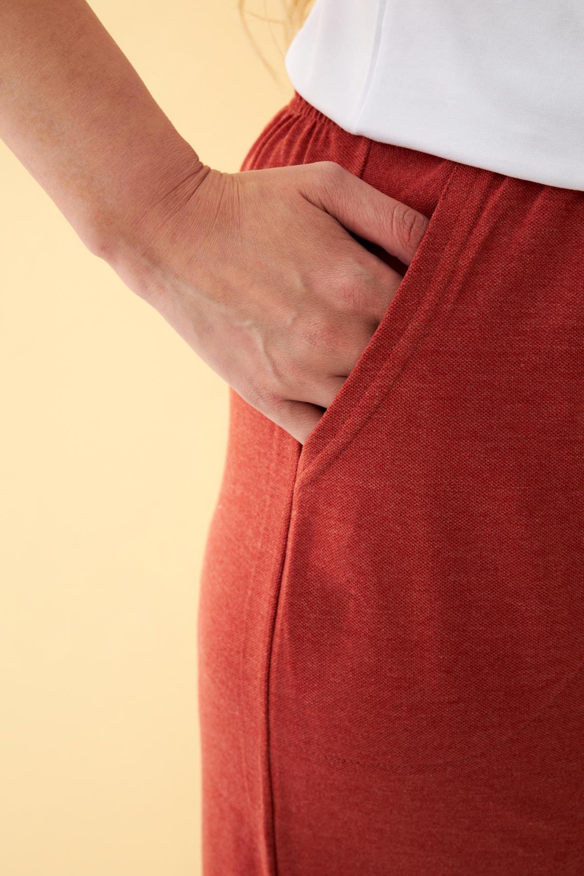 Akbeniz Kadın Kiremit Rengi Rahat Kalıp Cepli Şort