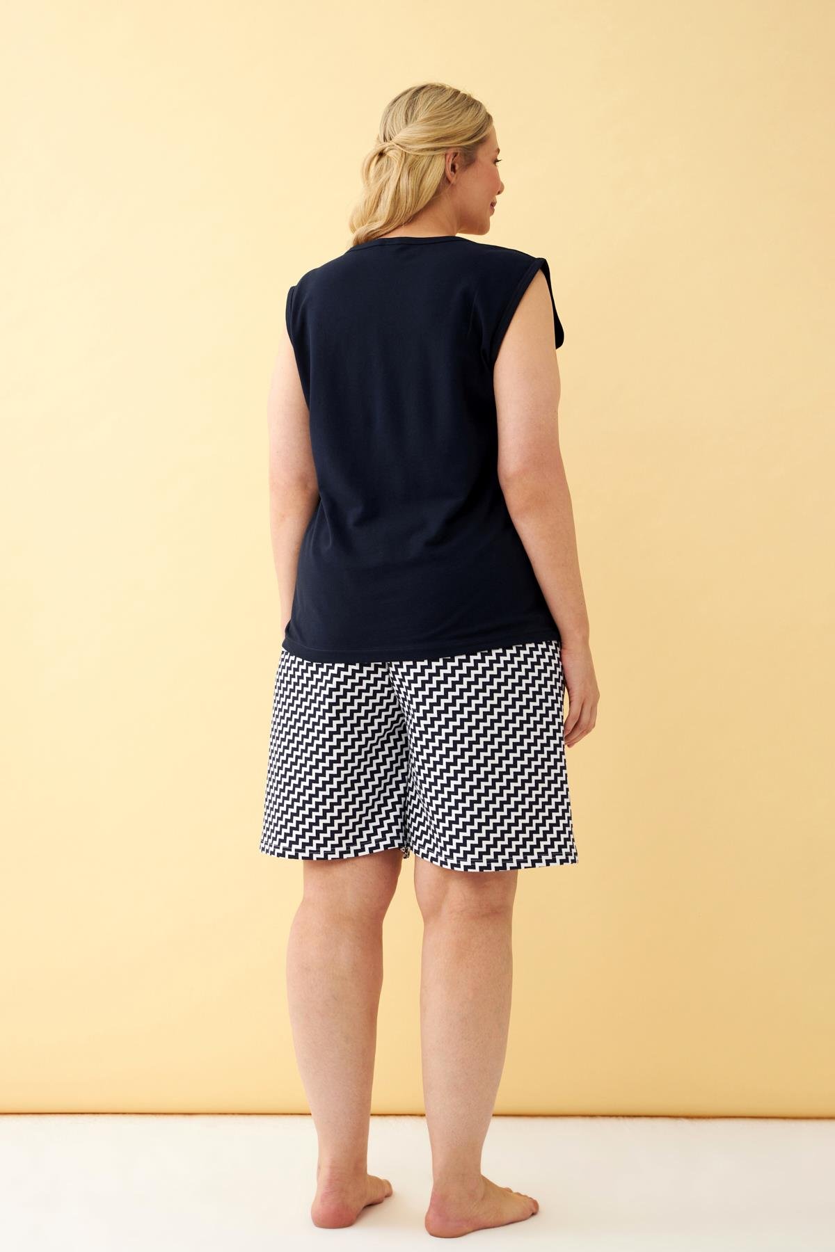 Akbeniz Kadın Lacivert Geometrik Desenli Şortlu Büyük Beden Pijama Takımı