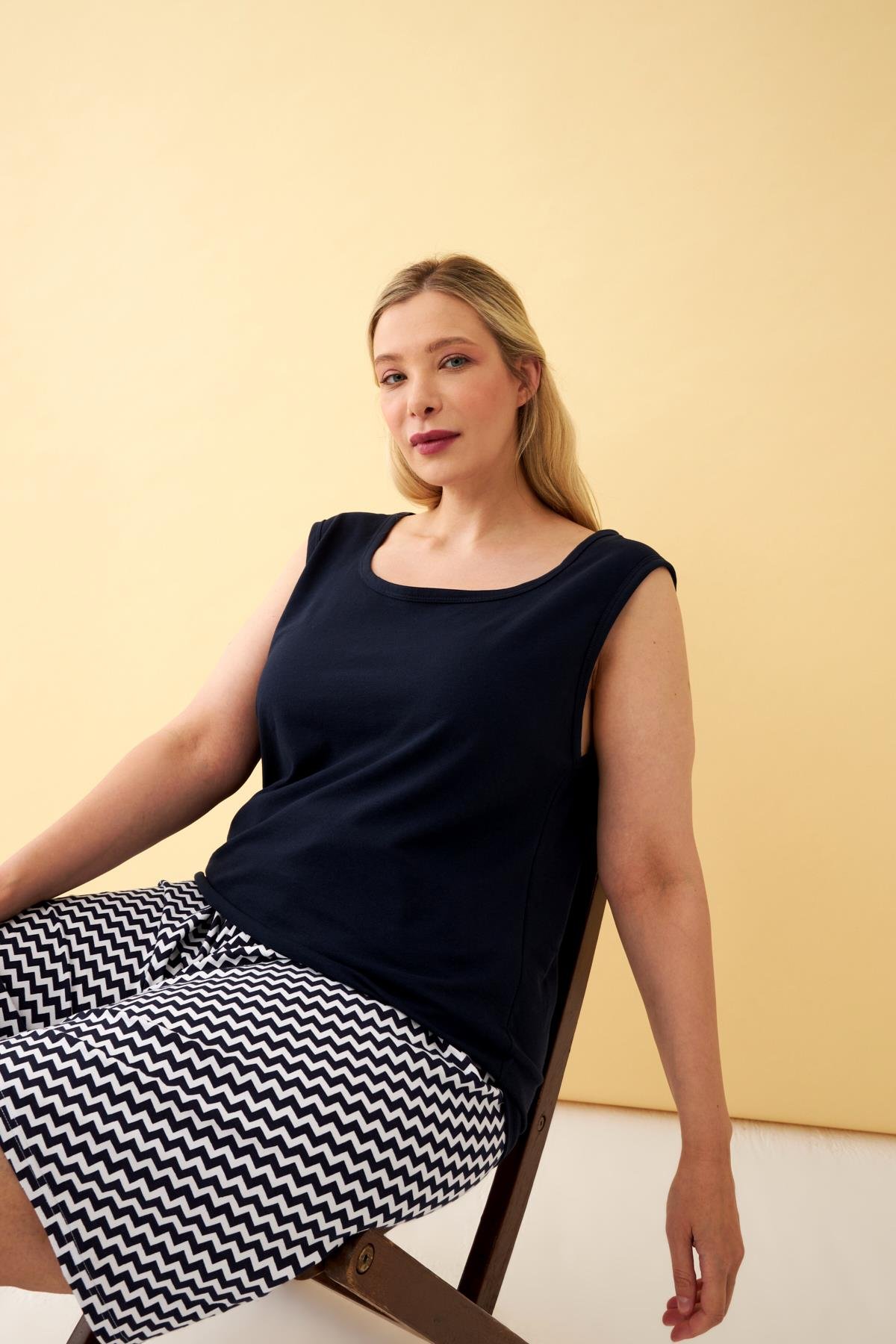 Akbeniz Kadın Lacivert Geometrik Desenli Şortlu Büyük Beden Pijama Takımı