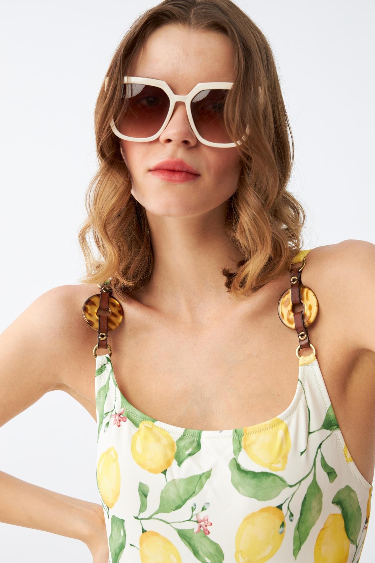 Akbeniz Kadın Limon Desenli Aksesuar Askılı Tek Parça Mayo – Ekru