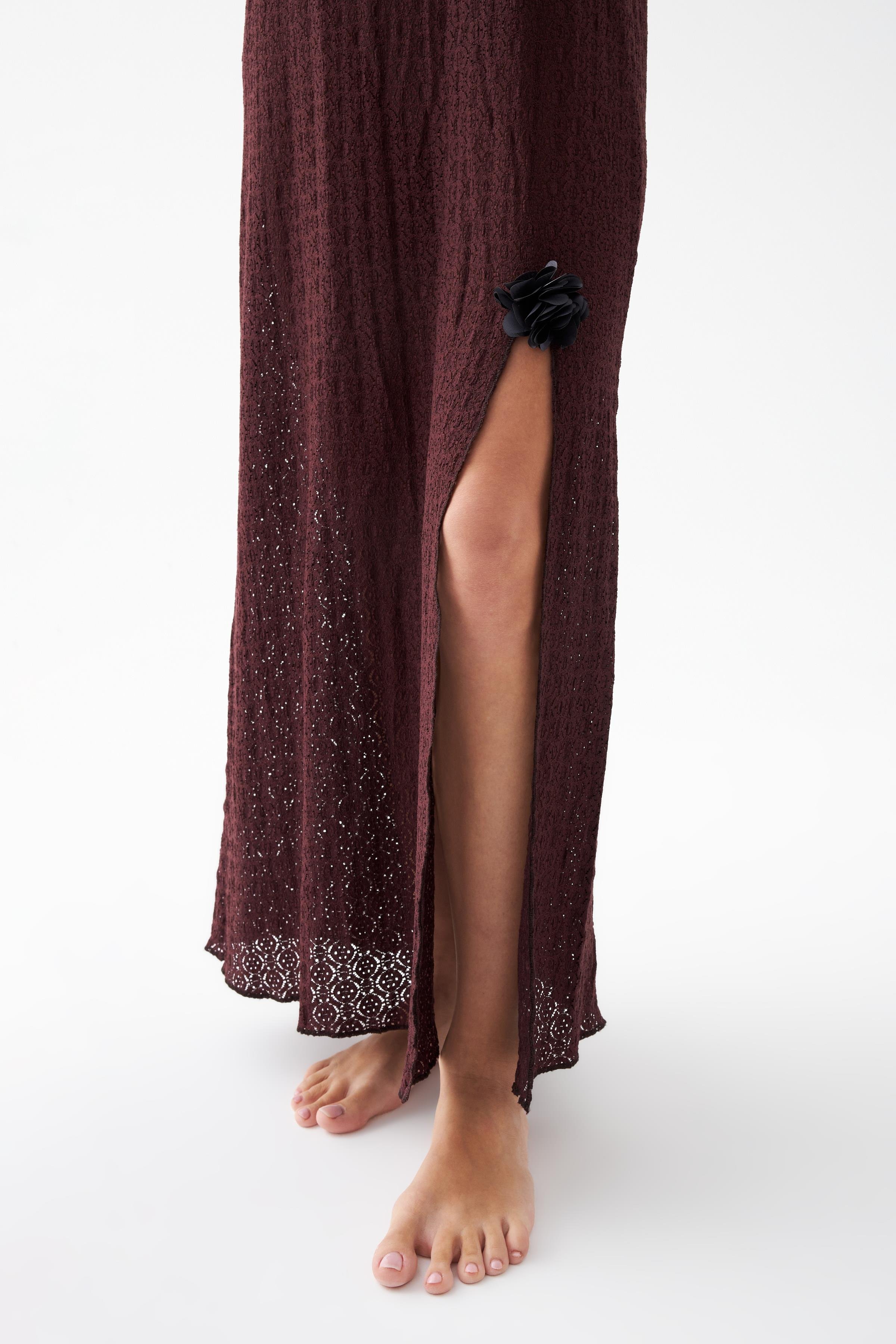 Akbeniz Kadın Mürdüm Dantel Dokulu Yırtmaçlı Uzun Gecelik