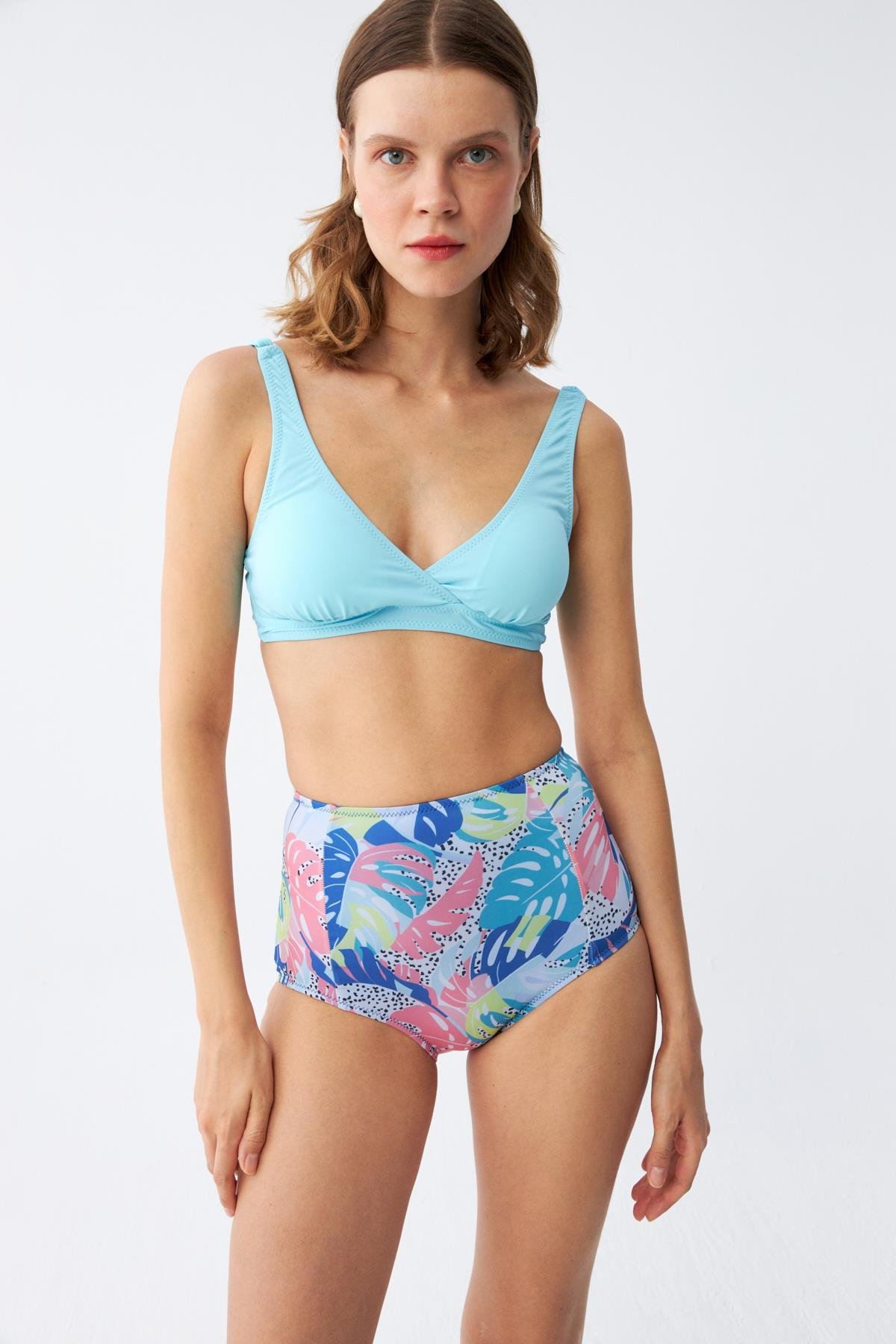 Akbeniz Kadın Pedli Üst Tropik Desenli Yüksek Bel Bikini Takımı - Buz Mavisi 
