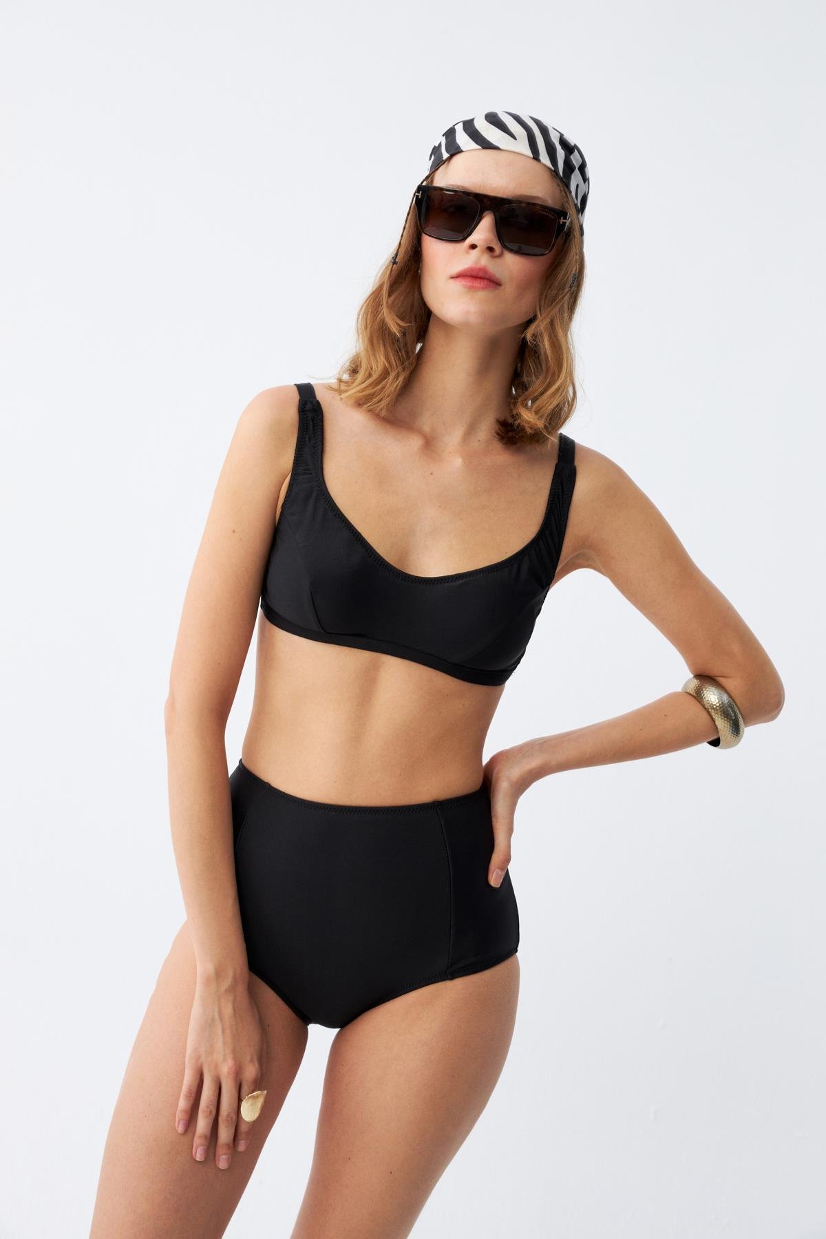 Akbeniz Kadın Siyah Pedli Kare Yaka Yüksek Bel Bikini Takımı