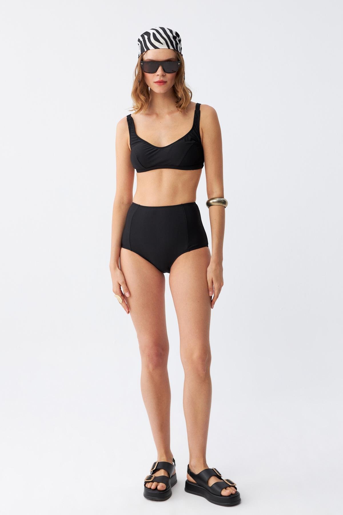 Akbeniz Kadın Siyah Pedli Kare Yaka Yüksek Bel Bikini Takımı