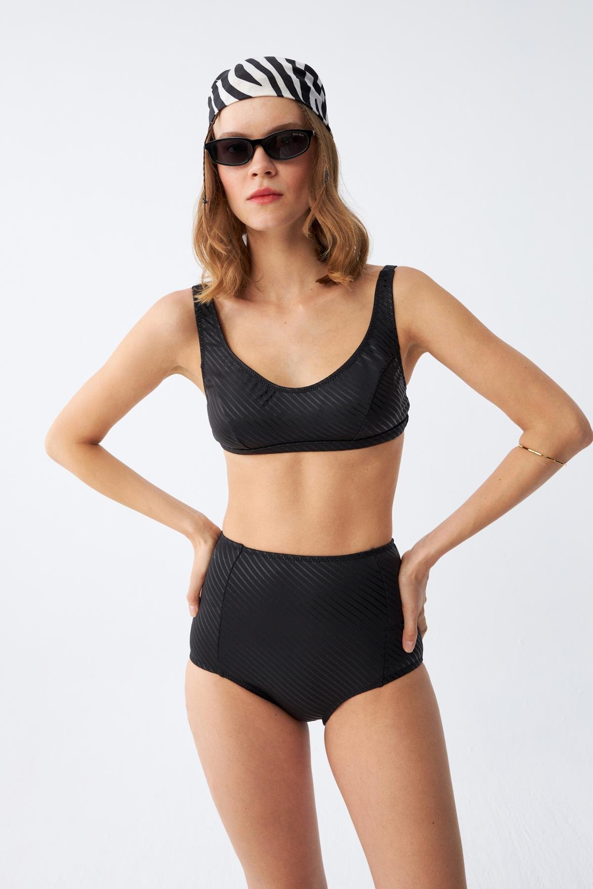 Akbeniz Kadın Siyah Pedli Yüksek Bel Bikini Takımı