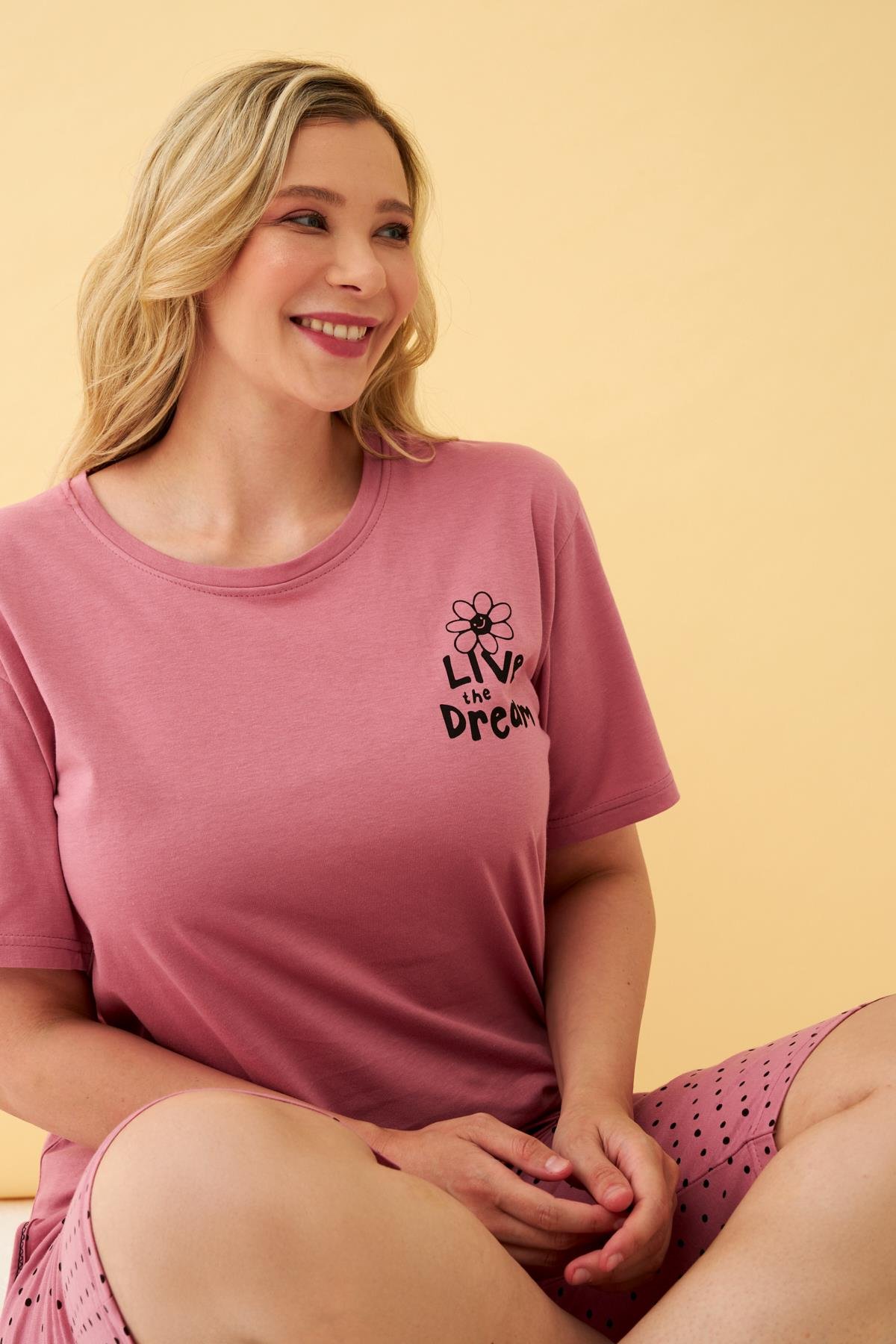 Akbeniz Kadın Somon “Live the Dream” Yazılı Büyük Beden Kapri Pijama Takımı