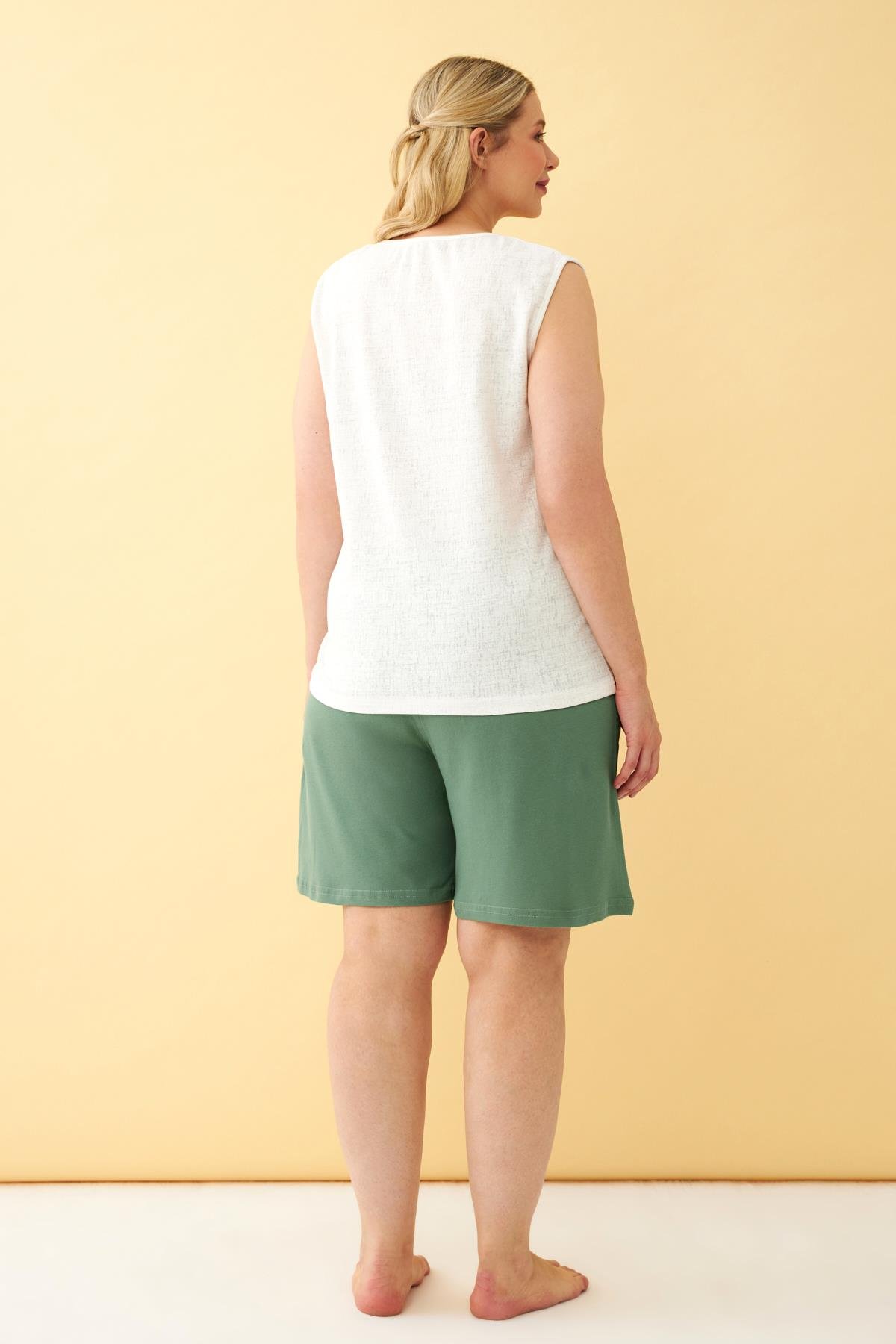 Akbeniz Kadın Yeşil Rahat Kalıp Büyük Beden Cepli Şort