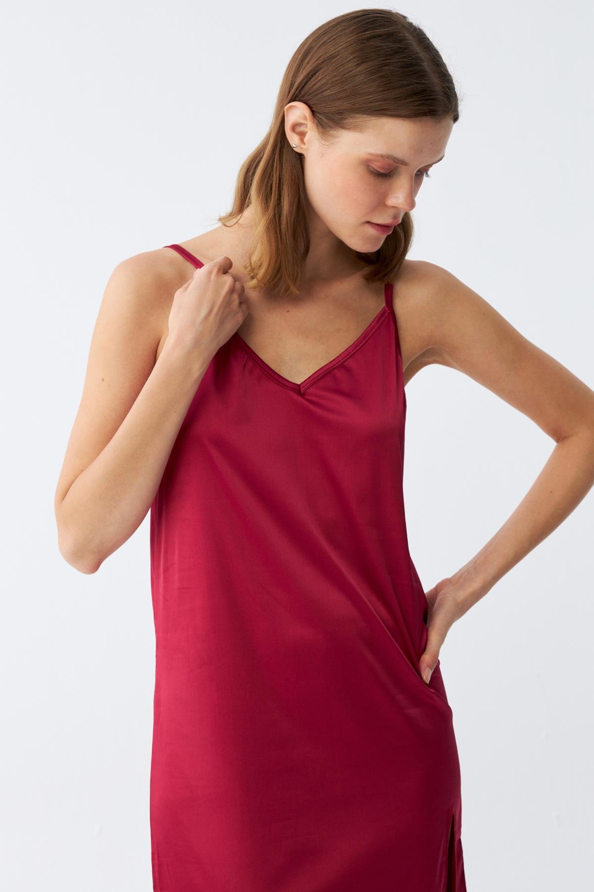 Akbeniz Yırtmaçlı Uzun Saten Gecelik Bordo 7410