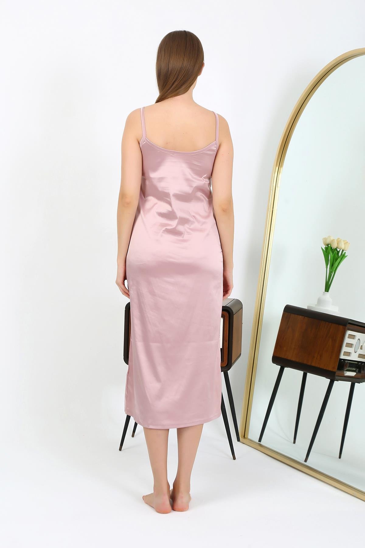 Akbeniz Yırtmaçlı Uzun Saten Gecelik Pudra 7410