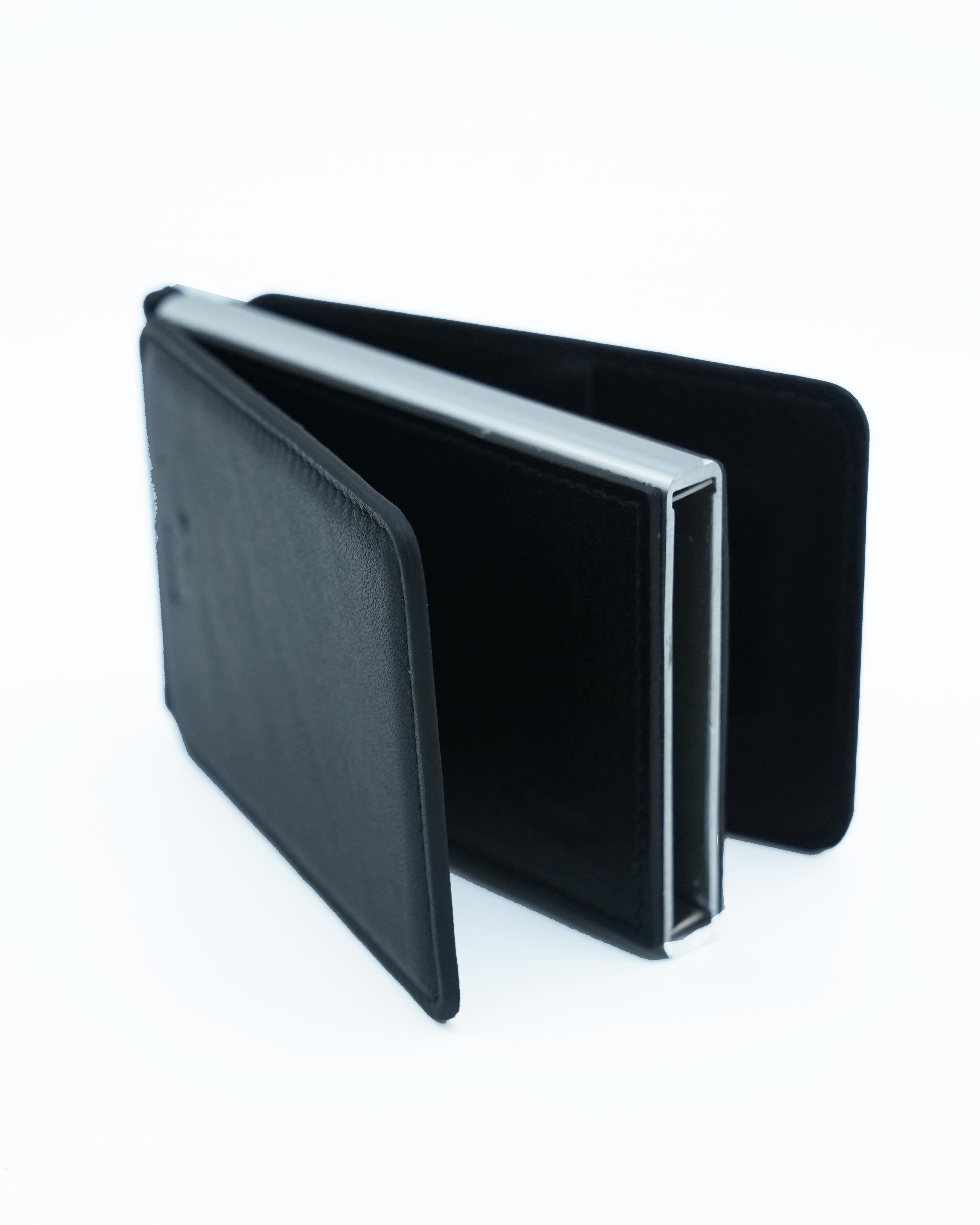 Deri mekanizmalı kartlık siyah 005K