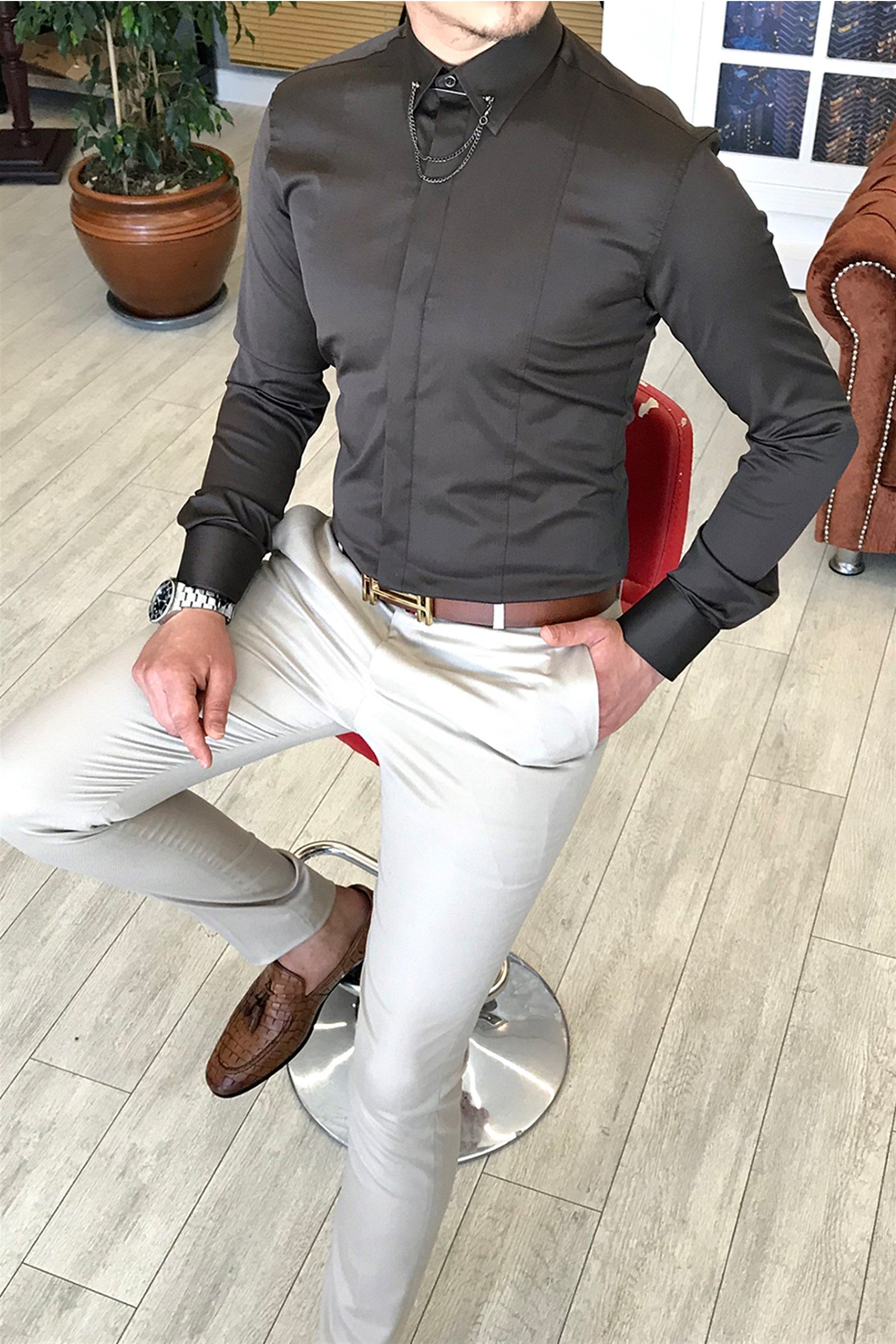 İtalyan kesim slim fit erkek saten zincirli gömlek Kahverengi T4801