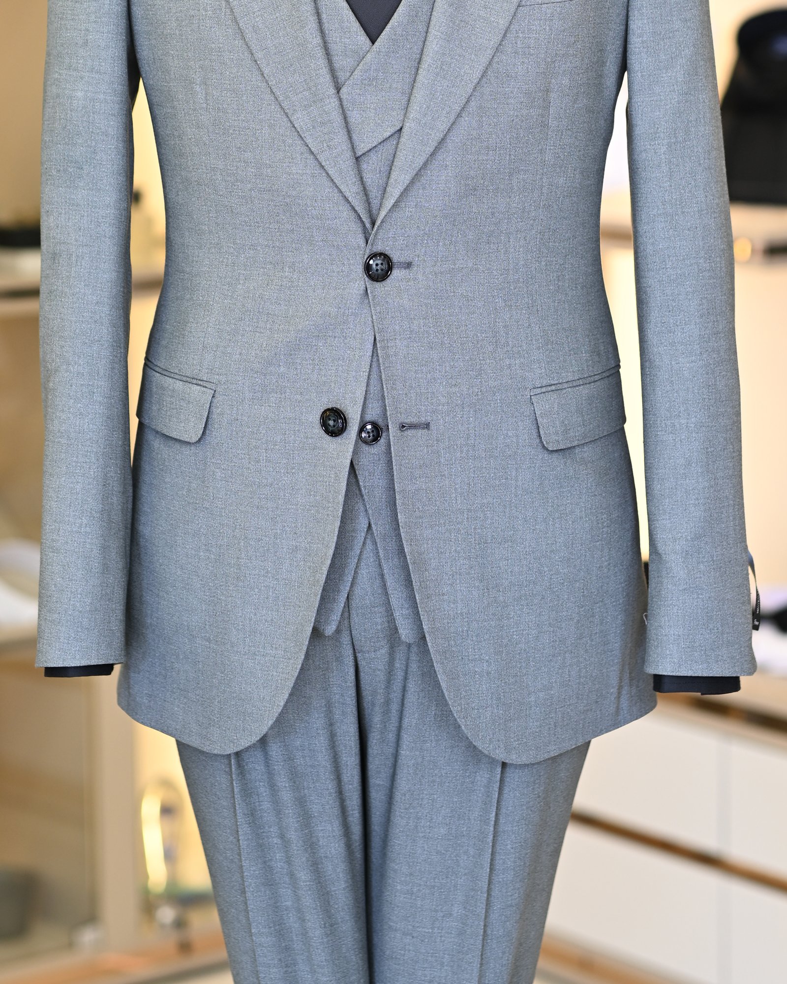 Italian style jacket vest pleated trouser suit gray T11312
