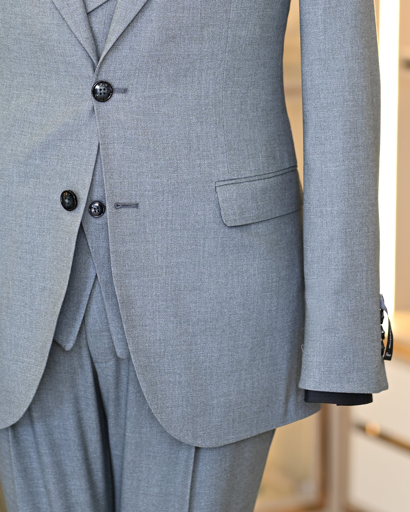 Italian style jacket vest pleated trouser suit gray T11312