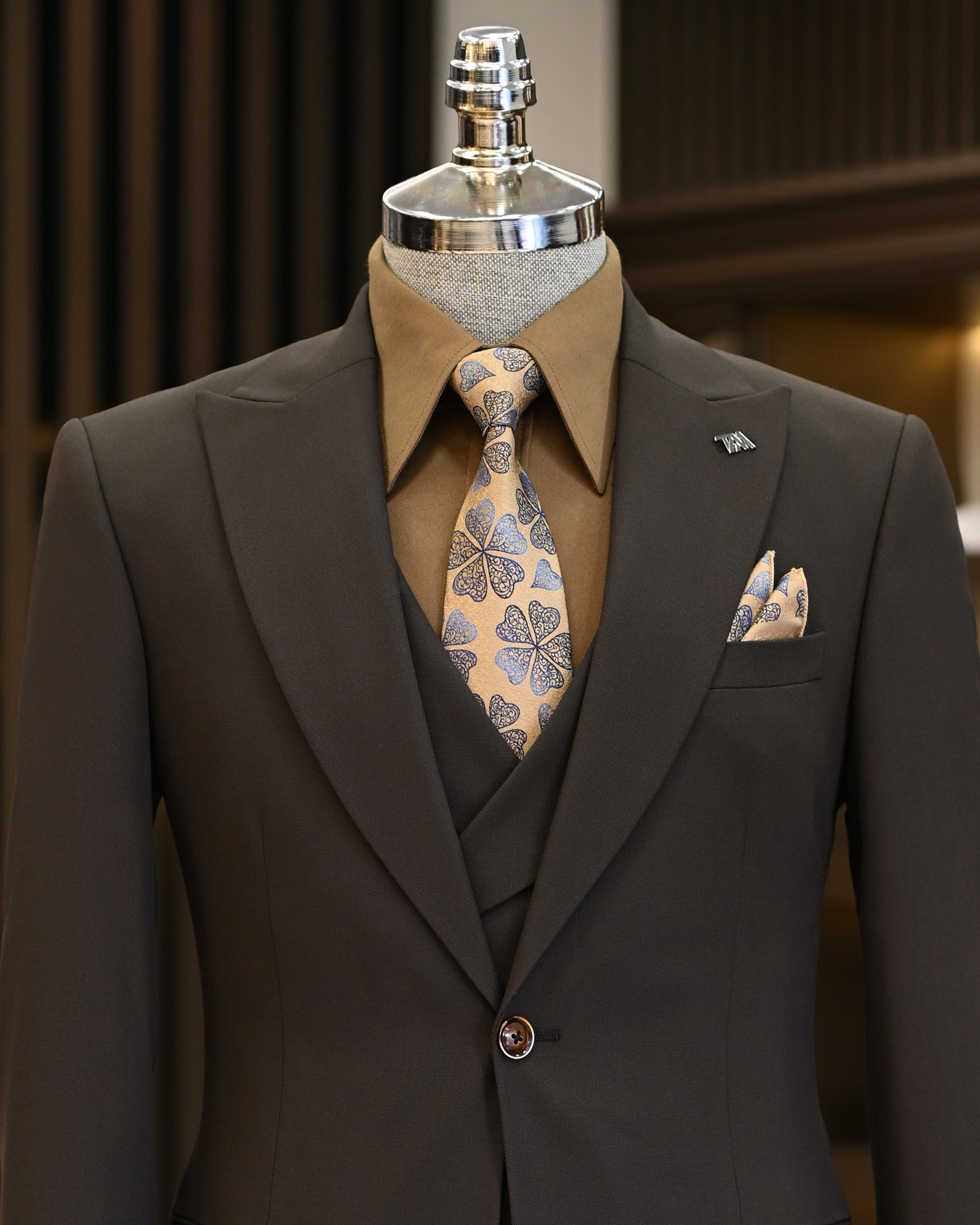 Italian style jacket vest pleated trouser suit brown T11313